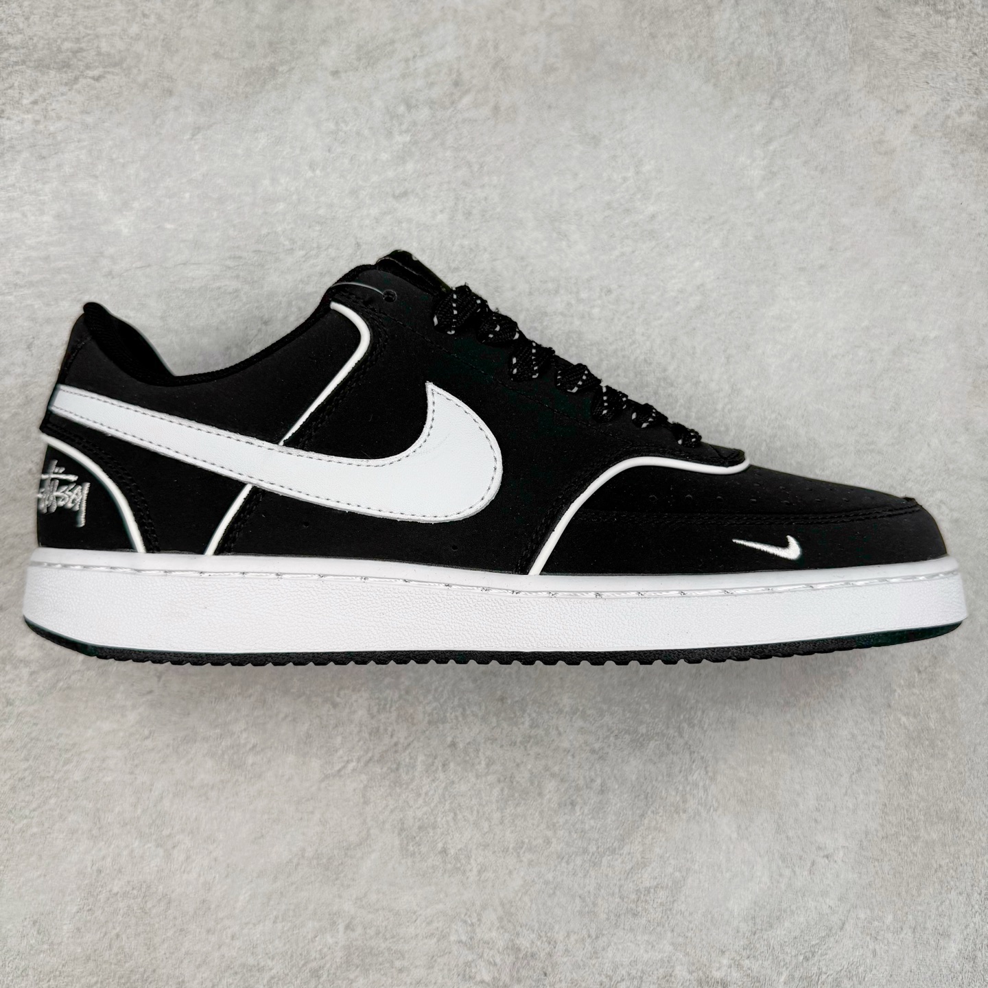 ＃C2 NK Court Vision Low CV低帮复古百搭透气休闲运动板鞋 FD5188-113 口碑实力大厂出品 出货即市场巅峰 全套原纸板楦头开发 原汁原味 完美呈现版型 原数据独家私模大底 超高清洁度 极限压缩成本 超级跑量款式 经典耐用的设计 兼顾舒适脚感和出众风范 演绎匠心之作 结构性的支撑贴合感结合复古篮球设计 塑就场外全明星风范 实拍调校N版已经零色差零失真 百分百还原实物色彩所见即所得 不存在货不对板色差等低级问题 选购参考实物拍摄 不混卖不参货 只用心做好货严格选品 承诺混一赔十 尺码：36 36.5 37.5 38 38.5 39 40 40.5 41 42 42.5 43 44 44.5 45-选品中心