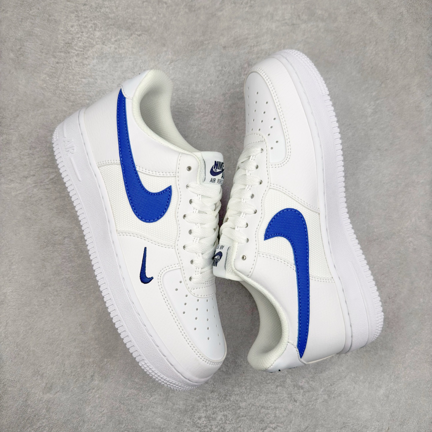 图片[3]-＃XT纯原 NK Air Force 1´07 Low 空军一号低帮百搭休闲运动板鞋 FN3875-100 顶级批次 2022全新楦头鞋型 鱼鳞大底 历时开发三个月 清洁度完美 二维码鞋标 内置芯片及solo气垫 大底高度及其弧度依照正品 钢印 logo刺绣 鞋口弧度 鞋头长度 鞋面冲孔 鞋垫背胶及钢印 完美鞋型对比正品 每一处都是细节满满 柔软、弹性十足的缓震性能和出色的中底设计 横跨复古与现代的外型结合 造就出风靡全球 三十多年的Force 1 直到今天还深受青睐 实拍调校N版已经零色差零失真 百分百还原实物色彩所见即所得 不存在货不对板色差等低级问题 选购参考实物拍摄 不混卖不参货 只用心做好货严格选品 承诺混一赔十 尺码：36 36.5 37.5 38 38.5 39 40 40.5 41 42 42.5 43 44 44.5 45-选品中心