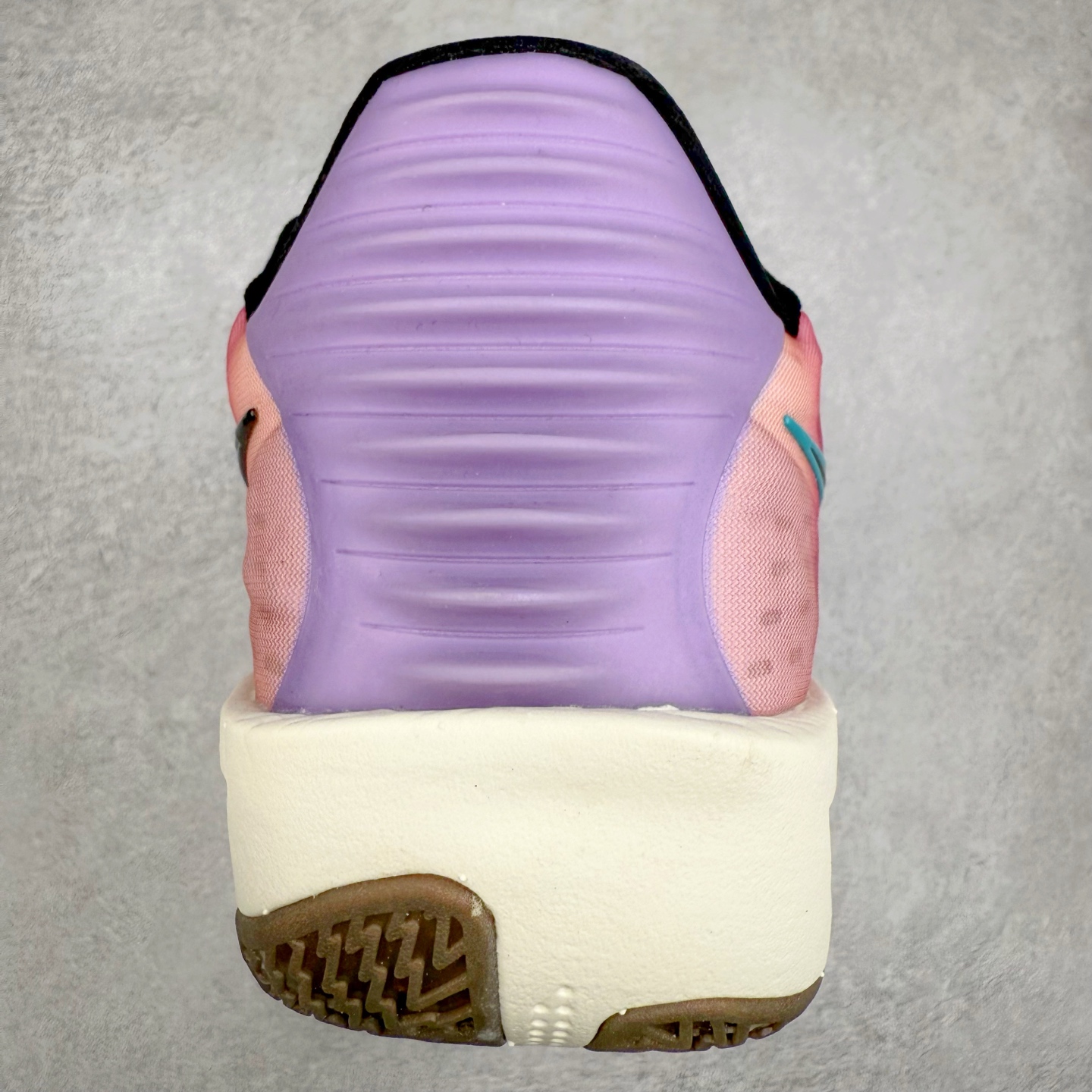 图片[8]-NK G.T. Cut 3.0 Trubo EP GT3代实战篮球鞋 HV9919-900 该鞋款采用出众回弹设计 为切入、转向和移步篮筐提供出色的能量回馈 回弹性能带来弹力充沛的迈步体验 助你爆发疾速 全掌型 ZoomX 泡绵 缔造弹力出众的轻盈迈步体验 助你在比赛升温时能够急速快攻 驰骋全场 鞋面绳线与鞋带相结合 有助稳固前足 后跟搭配加垫鞋口 为脚踝营造舒适稳固感受 全掌型 ZoomX 泡绵 能够带来出众的能量回馈 前足外侧采用精巧塑料覆面 在瞬间爆发时提供稳固脚感 尺码：39 40 40.5 41 42 42.5 43 44 44.5 45 46-选品中心