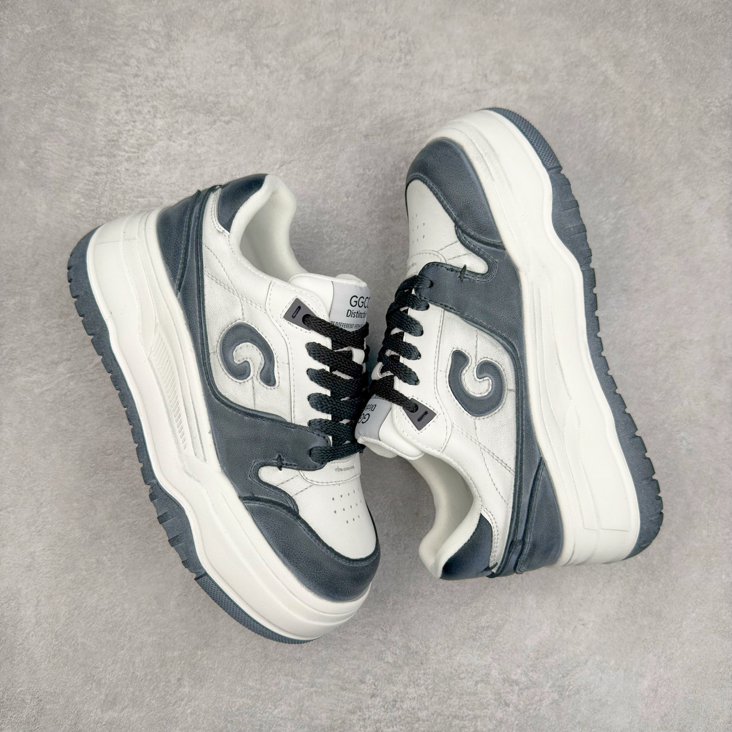 图片[3]-GG-CC白鹿同款老爹鞋 舒适百搭厚底春季新款女士休闲运动鞋系列 #广东大厂出品 完美细节 大长腿时髦look轻松定格 不费力展现率性氛围 酷帅机能风不规则设计大底 GGCC拼色造型设计 轻便舒适百搭 不管怎么搭都敲好看~ 尺码：35 36 37 38 39 40-选品中心