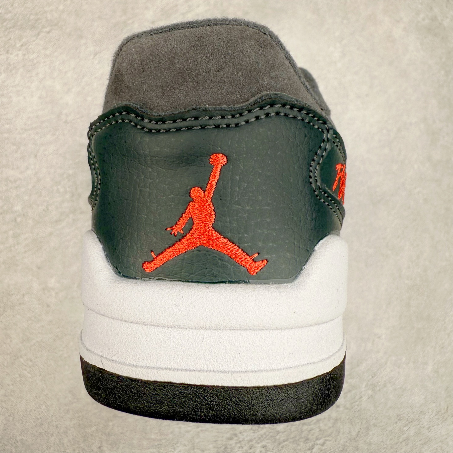 图片[8]-Jordan FLIGHT COURT AJ舒适百搭防滑耐磨低帮复古篮球鞋 HF3255-003 实拍调校N版已经零色差零失真 百分百还原实物色彩所见即所得 不存在货不对板色差等低级问题 选购参考实物拍摄 不混卖不参货 只用心做好货严格选品 承诺混一赔十 尺码：36 36.5 37.5 38 38.5 39 40 40.5 41 42 42.5 43 44 44.5 45-选品中心