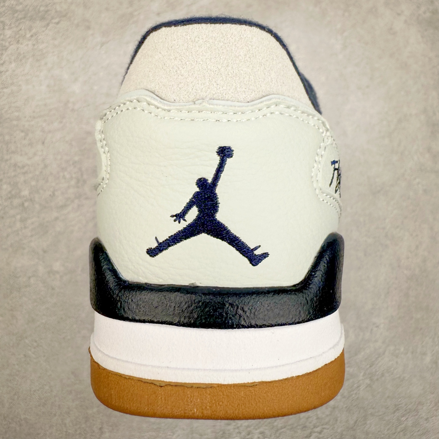 图片[8]-Jordan FLIGHT COURT AJ舒适百搭防滑耐磨低帮复古篮球鞋 HF3255-010 实拍调校N版已经零色差零失真 百分百还原实物色彩所见即所得 不存在货不对板色差等低级问题 选购参考实物拍摄 不混卖不参货 只用心做好货严格选品 承诺混一赔十 尺码：36 36.5 37.5 38 38.5 39 40 40.5 41 42 42.5 43 44 44.5 45-选品中心