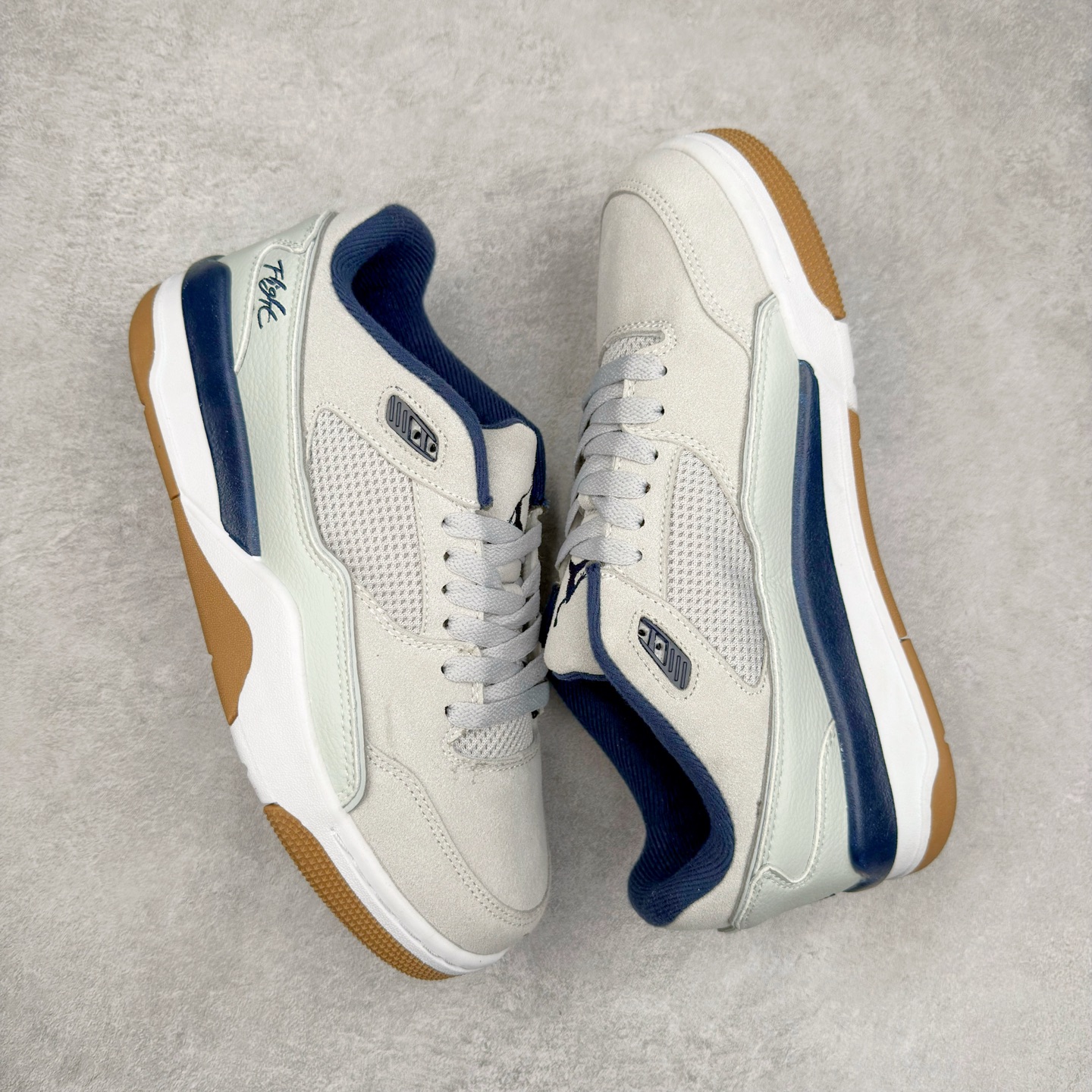 图片[3]-Jordan FLIGHT COURT AJ舒适百搭防滑耐磨低帮复古篮球鞋 HF3255-010 实拍调校N版已经零色差零失真 百分百还原实物色彩所见即所得 不存在货不对板色差等低级问题 选购参考实物拍摄 不混卖不参货 只用心做好货严格选品 承诺混一赔十 尺码：36 36.5 37.5 38 38.5 39 40 40.5 41 42 42.5 43 44 44.5 45-选品中心