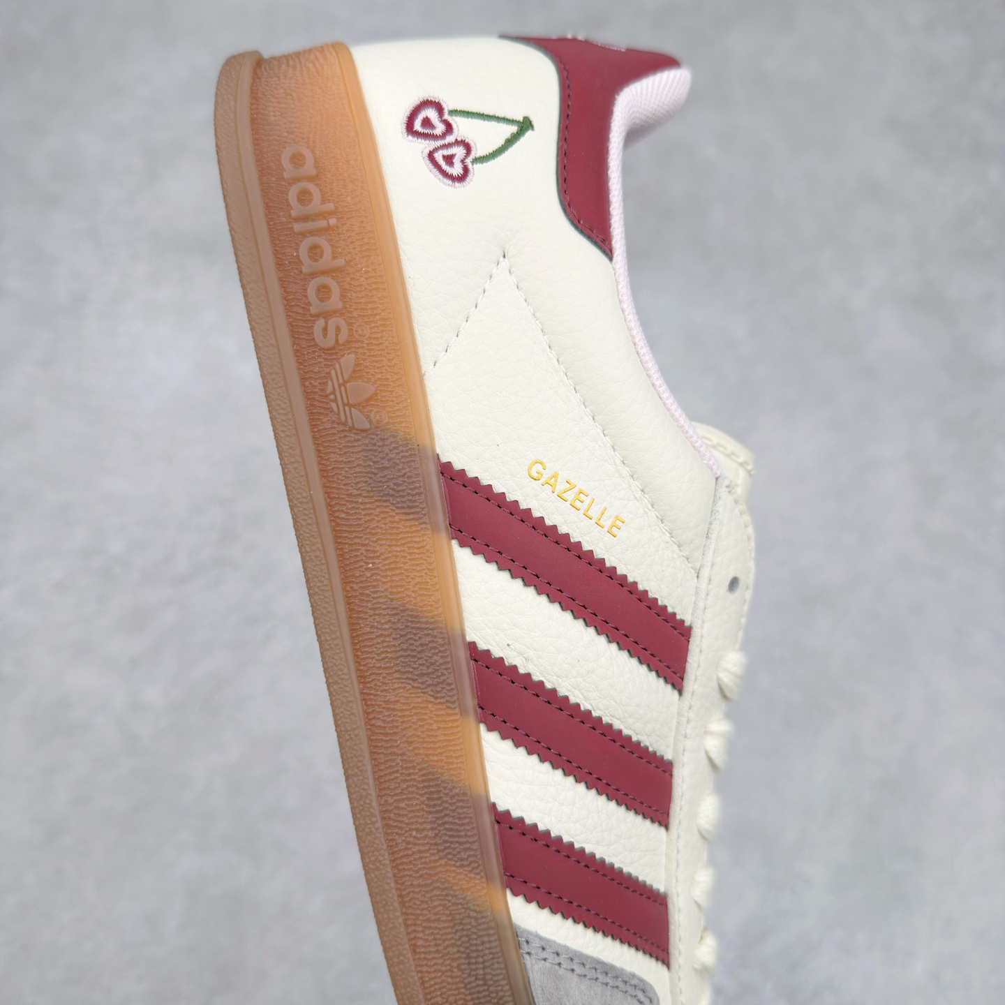 图片[6]-＃C2 AD Gazelle Indoor Trainers 羚羊内训系列低帮复古百搭休闲运动德训风板鞋 DM1234 90年代经典的复刻版！自60年代以足球训练鞋面世以来,Gazelle就以其经典设计席卷全球。1991年版本的复刻,再造经典Gazelle。采用皮革打造,搭配浊色细节,让这款经典更加简约。尺码：36 36⅔ 37⅓ 38 38⅔ 39⅓ 40 40⅔ 41⅓ 42 42⅔ 43⅓ 44⅓ 44⅔ 45-选品中心