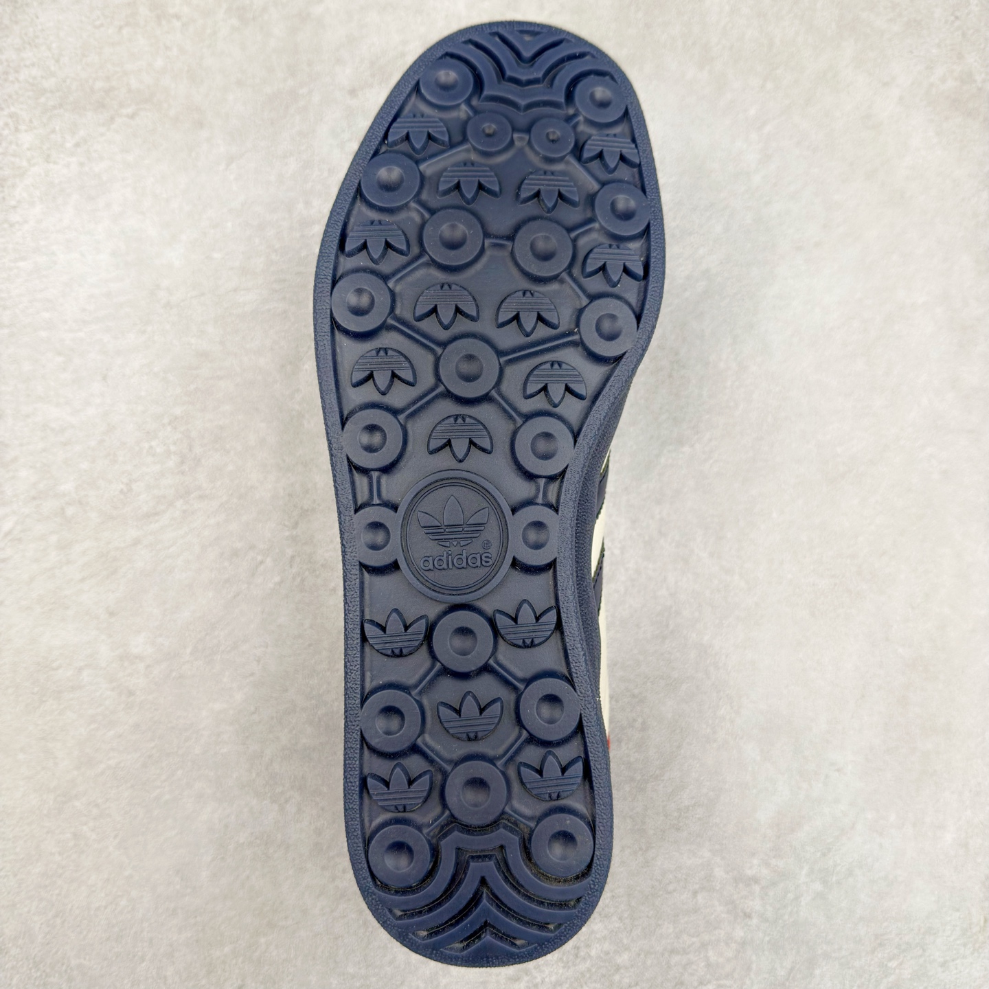 图片[9]-＃C2 AD Gazelle Indoor Trainers 羚羊内训系列低帮复古百搭休闲运动德训风板鞋 DM1234 90年代经典的复刻版！自60年代以足球训练鞋面世以来,Gazelle就以其经典设计席卷全球。1991年版本的复刻,再造经典Gazelle。采用皮革打造,搭配浊色细节,让这款经典更加简约。尺码：36 36⅔ 37⅓ 38 38⅔ 39⅓ 40 40⅔ 41⅓ 42 42⅔ 43⅓ 44⅓ 44⅔ 45-选品中心