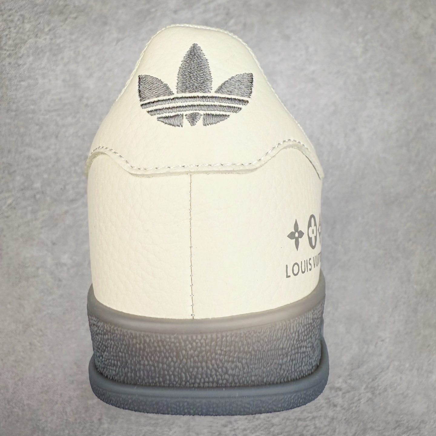 图片[8]-＃C2 AD Gazelle Indoor Trainers 羚羊内训系列低帮复古百搭休闲运动德训风板鞋 DM1234 90年代经典的复刻版！自60年代以足球训练鞋面世以来,Gazelle就以其经典设计席卷全球。1991年版本的复刻,再造经典Gazelle。采用皮革打造,搭配浊色细节,让这款经典更加简约。尺码：36 36⅔ 37⅓ 38 38⅔ 39⅓ 40 40⅔ 41⅓ 42 42⅔ 43⅓ 44⅓ 44⅔ 45-选品中心