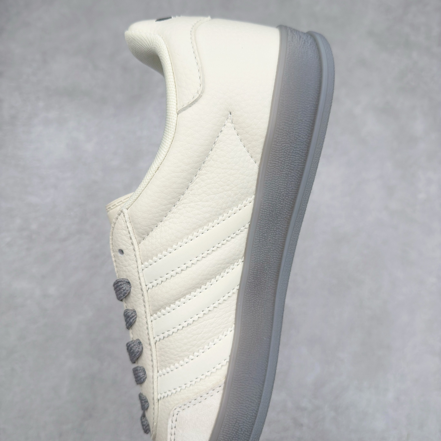 图片[7]-＃C2 AD Gazelle Indoor Trainers 羚羊内训系列低帮复古百搭休闲运动德训风板鞋 DM1234 90年代经典的复刻版！自60年代以足球训练鞋面世以来,Gazelle就以其经典设计席卷全球。1991年版本的复刻,再造经典Gazelle。采用皮革打造,搭配浊色细节,让这款经典更加简约。尺码：36 36⅔ 37⅓ 38 38⅔ 39⅓ 40 40⅔ 41⅓ 42 42⅔ 43⅓ 44⅓ 44⅔ 45-选品中心