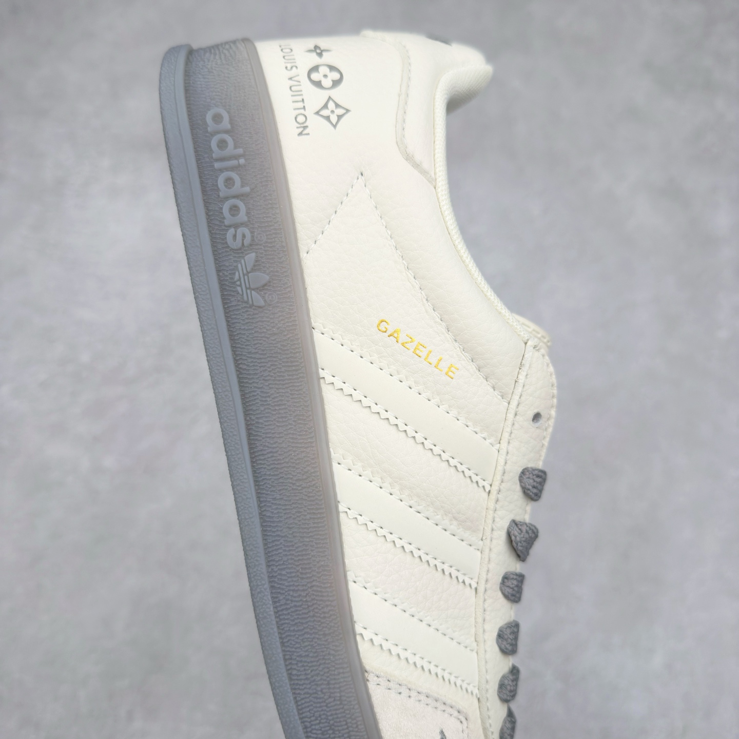 图片[6]-＃C2 AD Gazelle Indoor Trainers 羚羊内训系列低帮复古百搭休闲运动德训风板鞋 DM1234 90年代经典的复刻版！自60年代以足球训练鞋面世以来,Gazelle就以其经典设计席卷全球。1991年版本的复刻,再造经典Gazelle。采用皮革打造,搭配浊色细节,让这款经典更加简约。尺码：36 36⅔ 37⅓ 38 38⅔ 39⅓ 40 40⅔ 41⅓ 42 42⅔ 43⅓ 44⅓ 44⅔ 45-选品中心