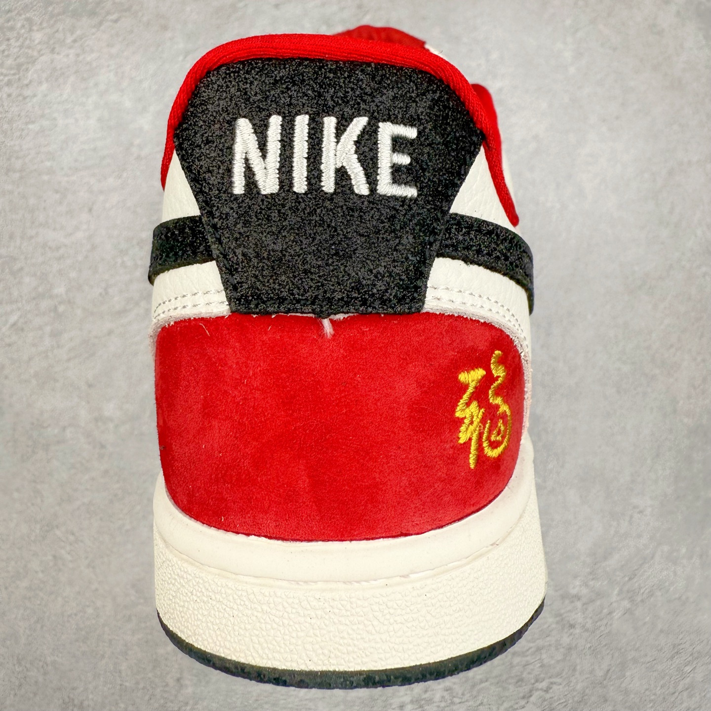 图片[8]-＃C2 NK Court Vision Low CV低帮复古百搭透气休闲运动板鞋 FD5188-129 口碑实力大厂出品 出货即市场巅峰 全套原纸板楦头开发 原汁原味 完美呈现版型 原数据独家私模大底 超高清洁度 极限压缩成本 超级跑量款式 经典耐用的设计 兼顾舒适脚感和出众风范 演绎匠心之作 结构性的支撑贴合感结合复古篮球设计 塑就场外全明星风范 实拍调校N版已经零色差零失真 百分百还原实物色彩所见即所得 不存在货不对板色差等低级问题 选购参考实物拍摄 不混卖不参货 只用心做好货严格选品 承诺混一赔十 尺码：36 36.5 37.5 38 38.5 39 40 40.5 41 42 42.5 43 44 44.5 45-选品中心