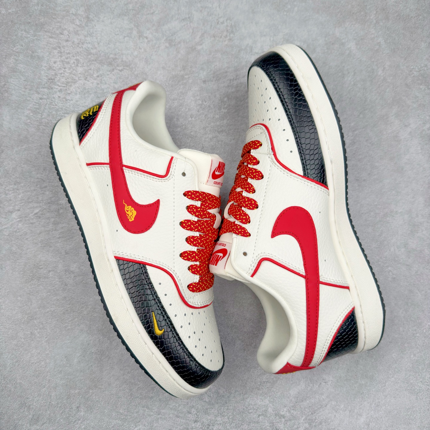 图片[3]-＃C2 NK Court Vision Low CV低帮复古百搭透气休闲运动板鞋 FD5188-130 口碑实力大厂出品 出货即市场巅峰 全套原纸板楦头开发 原汁原味 完美呈现版型 原数据独家私模大底 超高清洁度 极限压缩成本 超级跑量款式 经典耐用的设计 兼顾舒适脚感和出众风范 演绎匠心之作 结构性的支撑贴合感结合复古篮球设计 塑就场外全明星风范 实拍调校N版已经零色差零失真 百分百还原实物色彩所见即所得 不存在货不对板色差等低级问题 选购参考实物拍摄 不混卖不参货 只用心做好货严格选品 承诺混一赔十 尺码：36 36.5 37.5 38 38.5 39 40 40.5 41 42 42.5 43 44 44.5 45-选品中心