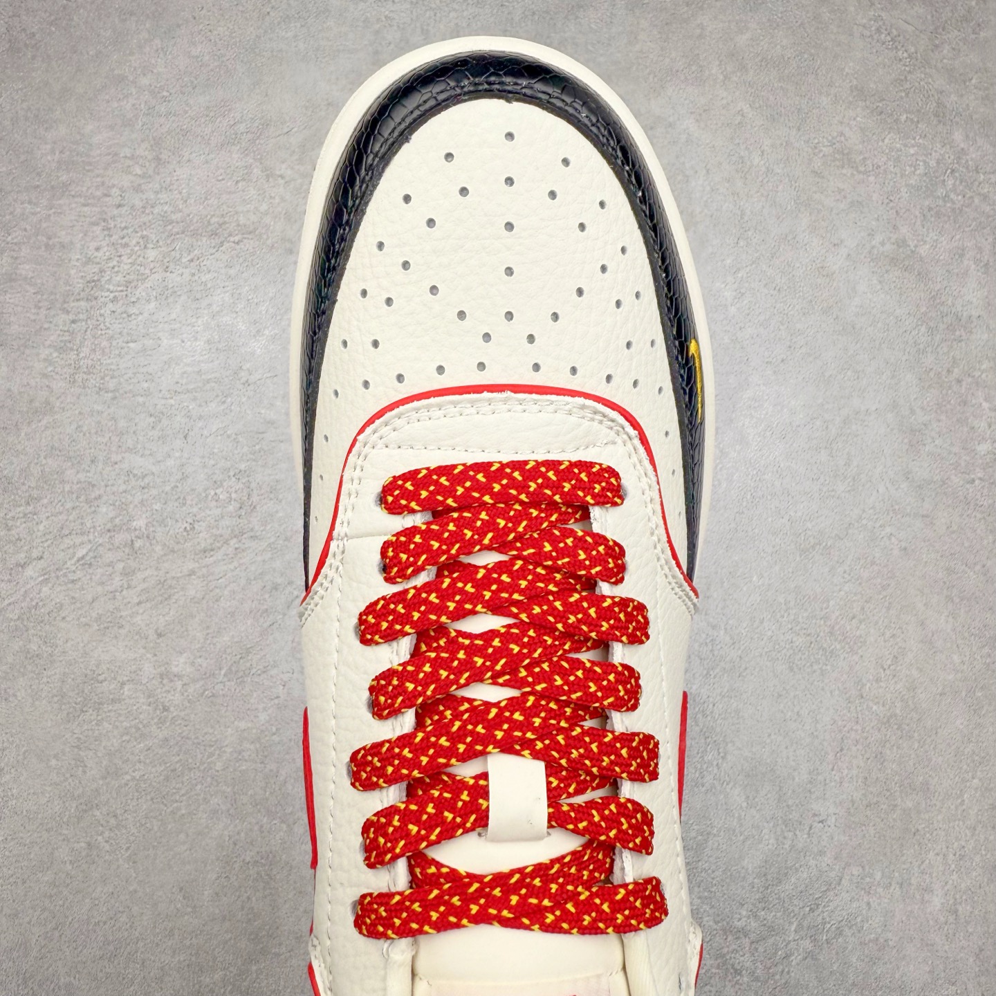 图片[4]-＃C2 NK Court Vision Low CV低帮复古百搭透气休闲运动板鞋 FD5188-130 口碑实力大厂出品 出货即市场巅峰 全套原纸板楦头开发 原汁原味 完美呈现版型 原数据独家私模大底 超高清洁度 极限压缩成本 超级跑量款式 经典耐用的设计 兼顾舒适脚感和出众风范 演绎匠心之作 结构性的支撑贴合感结合复古篮球设计 塑就场外全明星风范 实拍调校N版已经零色差零失真 百分百还原实物色彩所见即所得 不存在货不对板色差等低级问题 选购参考实物拍摄 不混卖不参货 只用心做好货严格选品 承诺混一赔十 尺码：36 36.5 37.5 38 38.5 39 40 40.5 41 42 42.5 43 44 44.5 45-选品中心