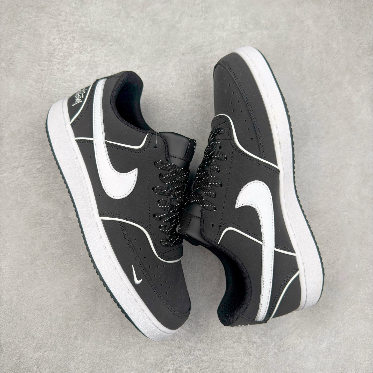 图片[3]-＃C2 NK Court Vision Low CV低帮复古百搭透气休闲运动板鞋 FD5188-113 口碑实力大厂出品 出货即市场巅峰 全套原纸板楦头开发 原汁原味 完美呈现版型 原数据独家私模大底 超高清洁度 极限压缩成本 超级跑量款式 经典耐用的设计 兼顾舒适脚感和出众风范 演绎匠心之作 结构性的支撑贴合感结合复古篮球设计 塑就场外全明星风范 实拍调校N版已经零色差零失真 百分百还原实物色彩所见即所得 不存在货不对板色差等低级问题 选购参考实物拍摄 不混卖不参货 只用心做好货严格选品 承诺混一赔十 尺码：36 36.5 37.5 38 38.5 39 40 40.5 41 42 42.5 43 44 44.5 45-选品中心