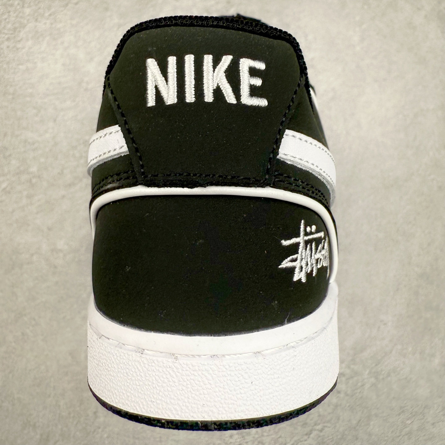 图片[8]-＃C2 NK Court Vision Low CV低帮复古百搭透气休闲运动板鞋 FD5188-113 口碑实力大厂出品 出货即市场巅峰 全套原纸板楦头开发 原汁原味 完美呈现版型 原数据独家私模大底 超高清洁度 极限压缩成本 超级跑量款式 经典耐用的设计 兼顾舒适脚感和出众风范 演绎匠心之作 结构性的支撑贴合感结合复古篮球设计 塑就场外全明星风范 实拍调校N版已经零色差零失真 百分百还原实物色彩所见即所得 不存在货不对板色差等低级问题 选购参考实物拍摄 不混卖不参货 只用心做好货严格选品 承诺混一赔十 尺码：36 36.5 37.5 38 38.5 39 40 40.5 41 42 42.5 43 44 44.5 45-选品中心