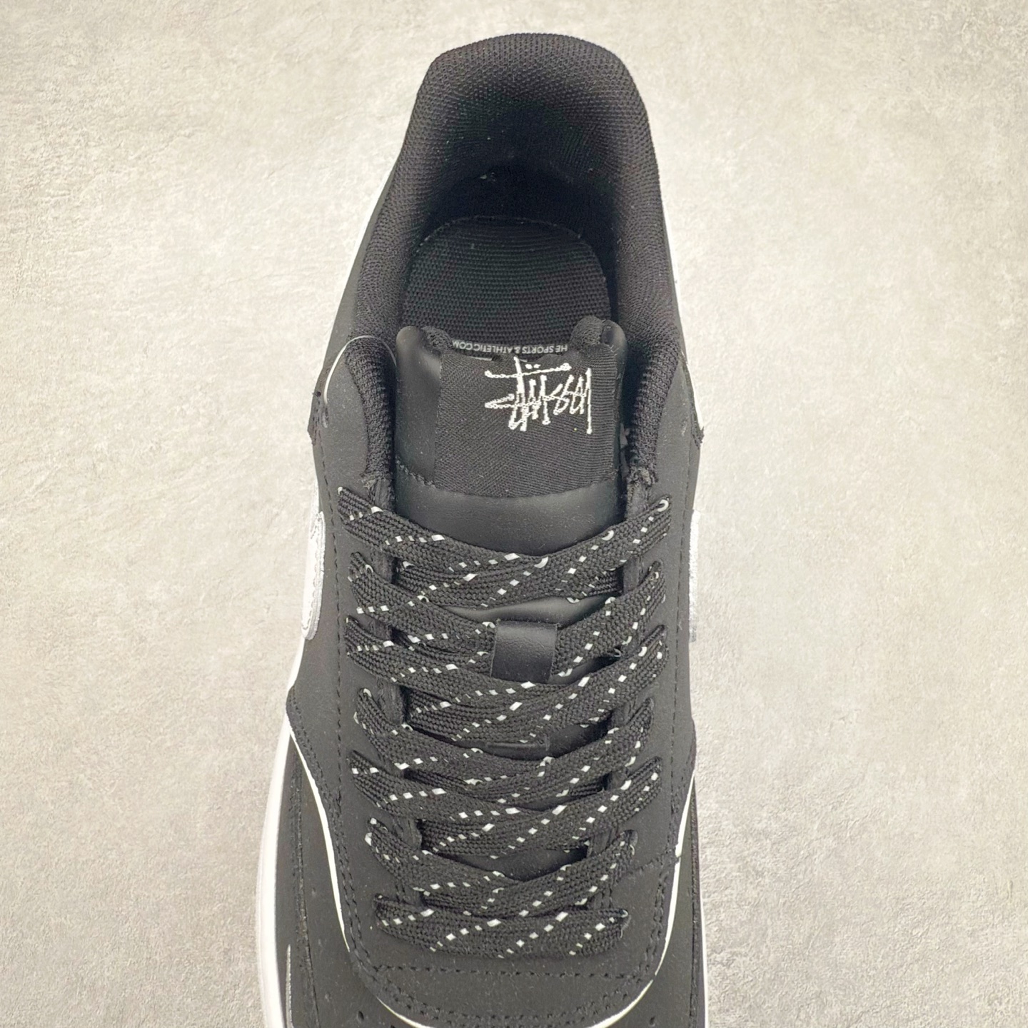 图片[5]-＃C2 NK Court Vision Low CV低帮复古百搭透气休闲运动板鞋 FD5188-113 口碑实力大厂出品 出货即市场巅峰 全套原纸板楦头开发 原汁原味 完美呈现版型 原数据独家私模大底 超高清洁度 极限压缩成本 超级跑量款式 经典耐用的设计 兼顾舒适脚感和出众风范 演绎匠心之作 结构性的支撑贴合感结合复古篮球设计 塑就场外全明星风范 实拍调校N版已经零色差零失真 百分百还原实物色彩所见即所得 不存在货不对板色差等低级问题 选购参考实物拍摄 不混卖不参货 只用心做好货严格选品 承诺混一赔十 尺码：36 36.5 37.5 38 38.5 39 40 40.5 41 42 42.5 43 44 44.5 45-选品中心