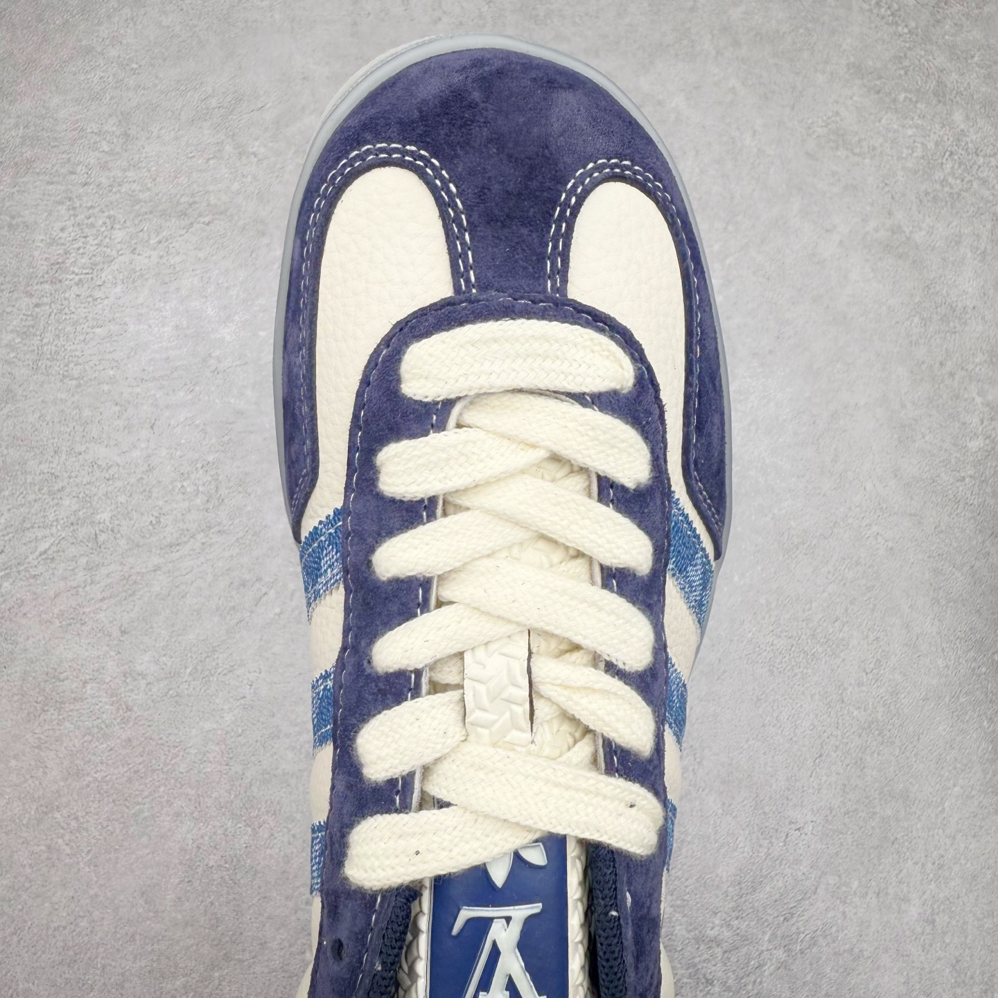 图片[4]-＃C2 AD Gazelle Indoor Trainers 羚羊内训系列低帮复古百搭休闲运动德训风板鞋 DM1234 90年代经典的复刻版！自60年代以足球训练鞋面世以来,Gazelle就以其经典设计席卷全球。1991年版本的复刻,再造经典Gazelle。采用皮革打造,搭配浊色细节,让这款经典更加简约。尺码：36 36⅔ 37⅓ 38 38⅔ 39⅓ 40 40⅔ 41⅓ 42 42⅔ 43⅓ 44⅓ 44⅔ 45-选品中心