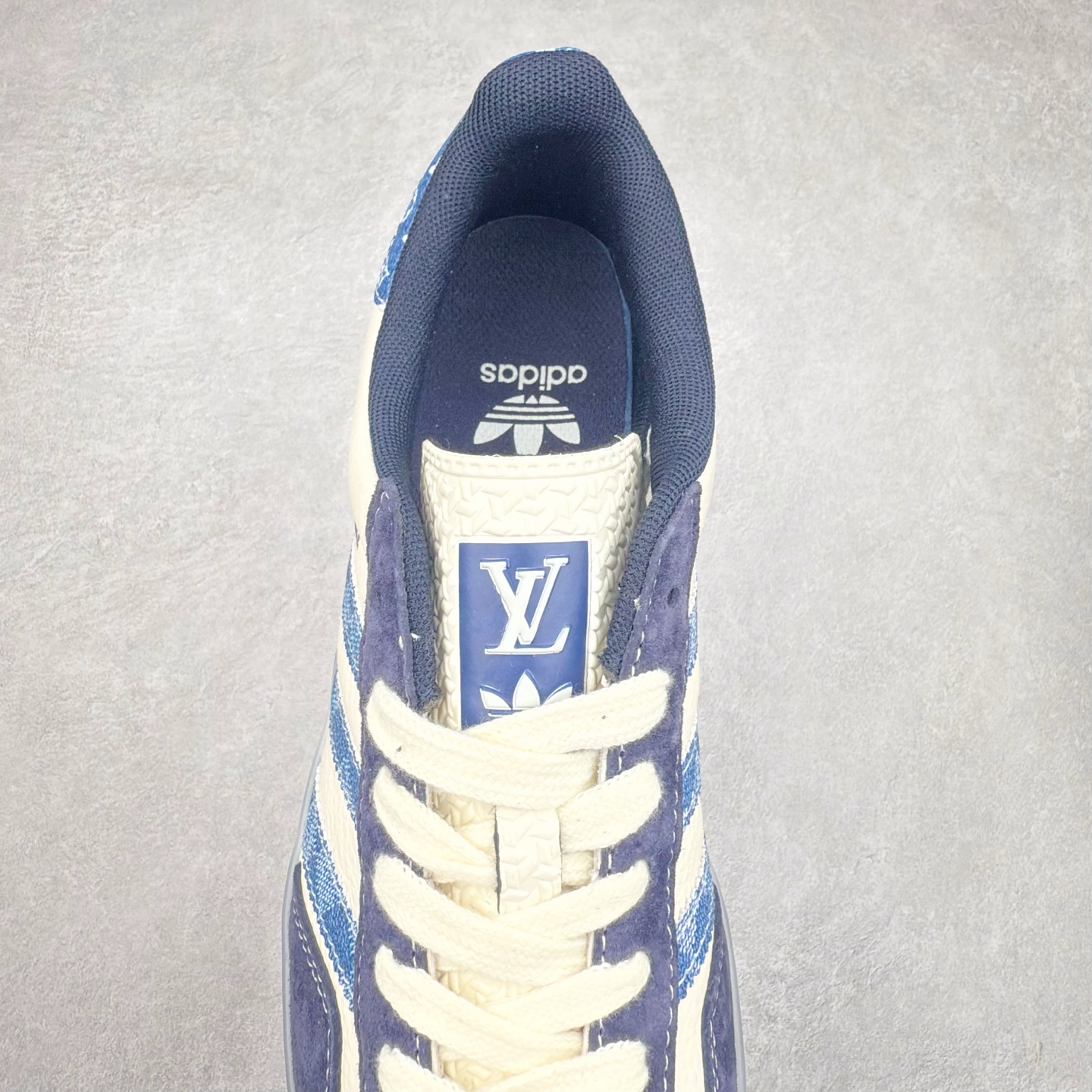 图片[5]-＃C2 AD Gazelle Indoor Trainers 羚羊内训系列低帮复古百搭休闲运动德训风板鞋 DM1234 90年代经典的复刻版！自60年代以足球训练鞋面世以来,Gazelle就以其经典设计席卷全球。1991年版本的复刻,再造经典Gazelle。采用皮革打造,搭配浊色细节,让这款经典更加简约。尺码：36 36⅔ 37⅓ 38 38⅔ 39⅓ 40 40⅔ 41⅓ 42 42⅔ 43⅓ 44⅓ 44⅔ 45-选品中心