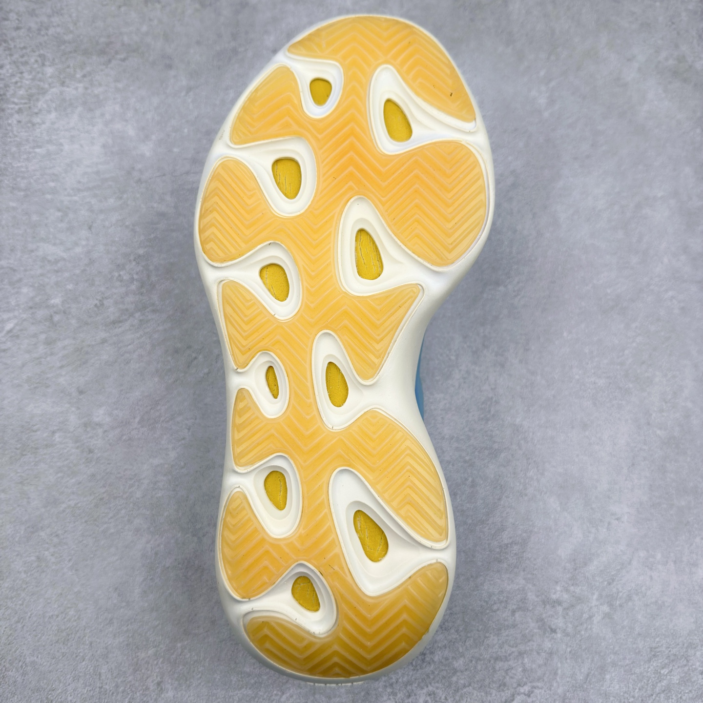 图片[9]-AD Yeezy 700V3 全套原楦原纸版 打造灵魂正确版型 原厂贾卡原面 纹路与正品一致 高频进口夜光KPU完美组合原面 呈现炫丽星空夜光效果 此款非Boost爆米花科技 鞋底采用BOUNCE 全新缓震科技 脚感同样舒适 偏小一码 尺码：36 36.5 37.5 38 38.5 39 40 40.5 41 42 42.5 43 44 44.5 45 46-选品中心