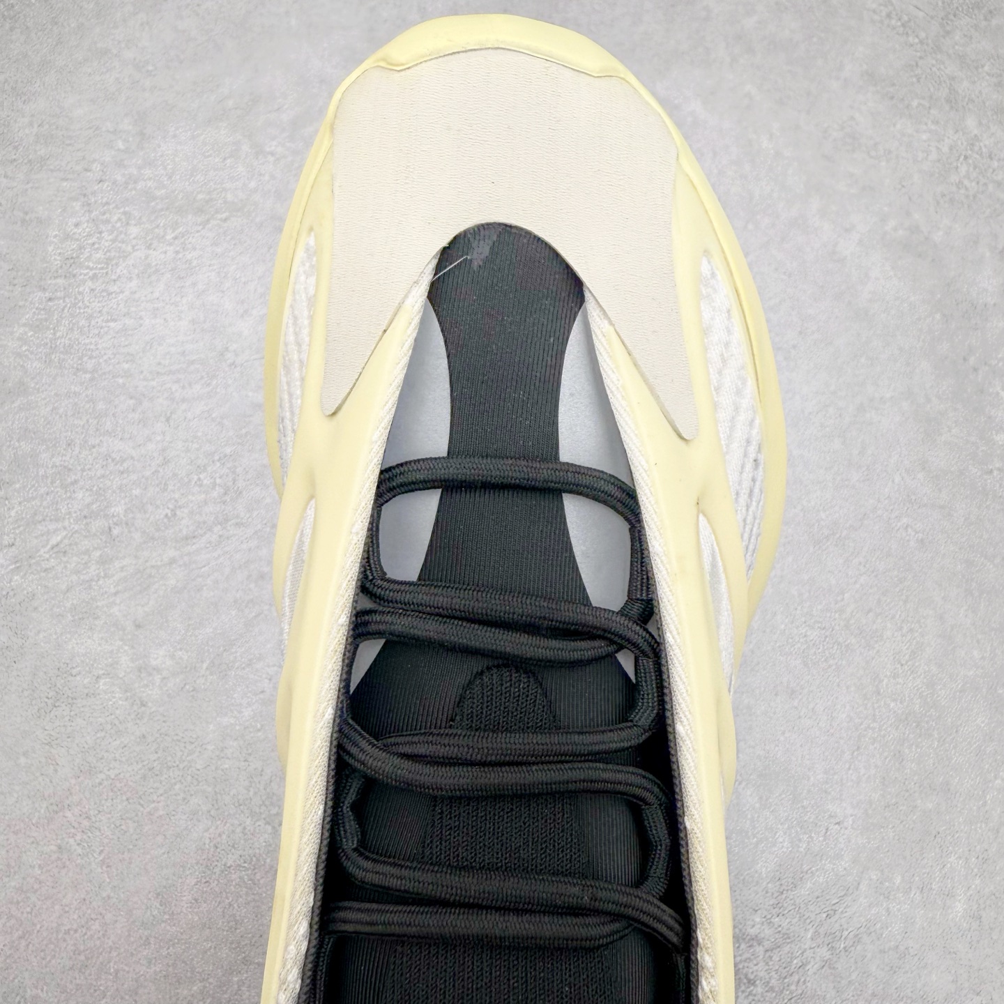 图片[4]-AD Yeezy 700V3 全套原楦原纸版 打造灵魂正确版型 原厂贾卡原面 纹路与正品一致 高频进口夜光KPU完美组合原面 呈现炫丽星空夜光效果 此款非Boost爆米花科技 鞋底采用BOUNCE 全新缓震科技 脚感同样舒适 偏小一码 尺码：36 36.5 37.5 38 38.5 39 40 40.5 41 42 42.5 43 44 44.5 45 46-选品中心