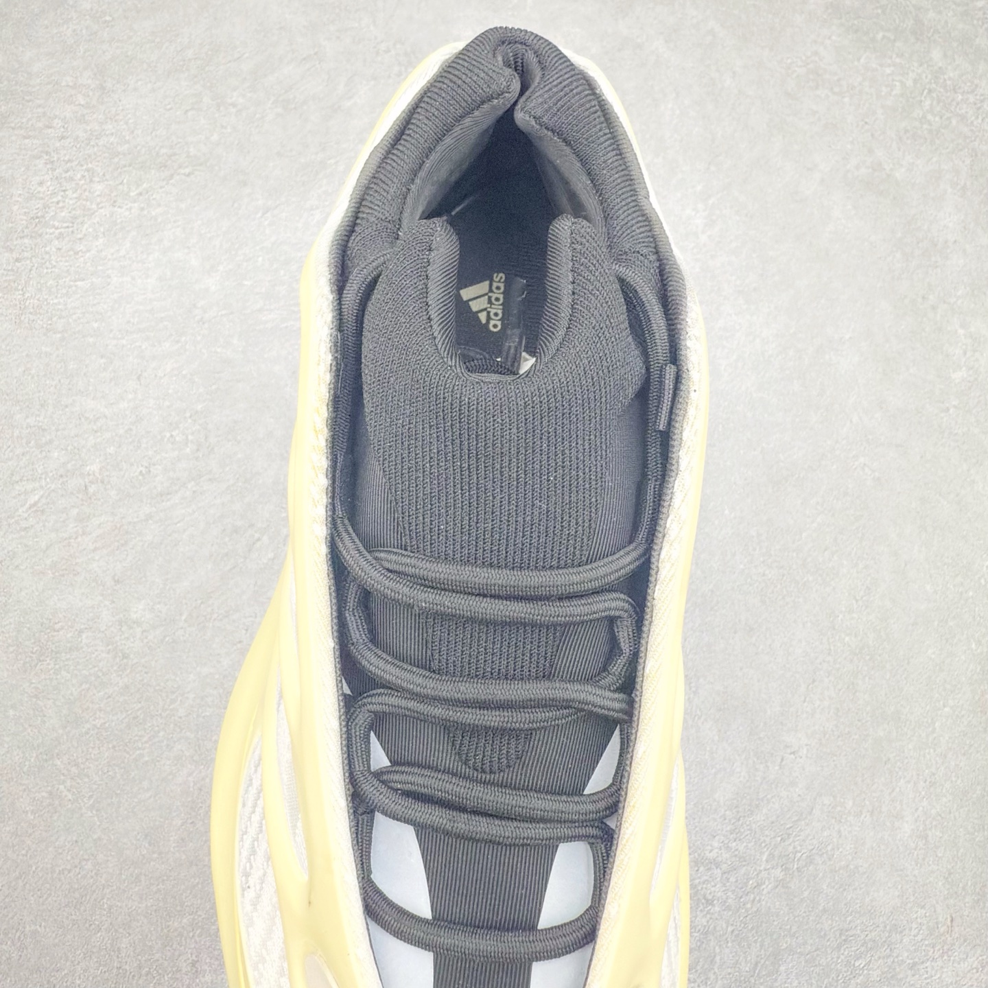 图片[5]-AD Yeezy 700V3 全套原楦原纸版 打造灵魂正确版型 原厂贾卡原面 纹路与正品一致 高频进口夜光KPU完美组合原面 呈现炫丽星空夜光效果 此款非Boost爆米花科技 鞋底采用BOUNCE 全新缓震科技 脚感同样舒适 偏小一码 尺码：36 36.5 37.5 38 38.5 39 40 40.5 41 42 42.5 43 44 44.5 45 46-选品中心