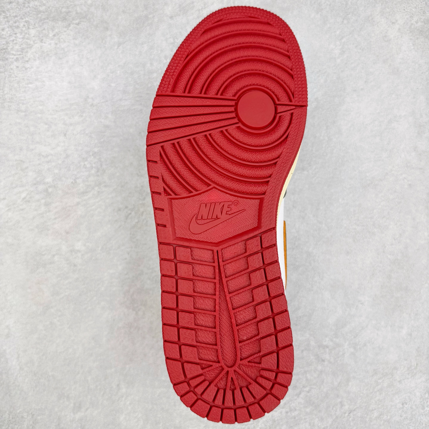 图片[9]-＃XP纯原 Union x Air Jordan AJ1 Retro High NRG 联名四色拼接黑白红 BV1300-106 原盒原配 原厂拉帮工艺 针距密度一致 全新升级网板中底 原楦原纸板开发 后跟弧度收口自然不对折 极致一眼正品既视感 原厂皮料 进口玻璃冲刀皮料裁剪零毛边 承诺百分百一致原鞋 全鞋电脑针车工艺 鞋面清洁度最高QC检验标准 控制溢胶 飞翼3D高频深度立体 鞋盒、防尘纸 均采购来自原厂 尺码：36 36.5 37.5 38 38.5 39 40 40.5 41 42 42.5 43 44 44.5 45 46 47.5-选品中心