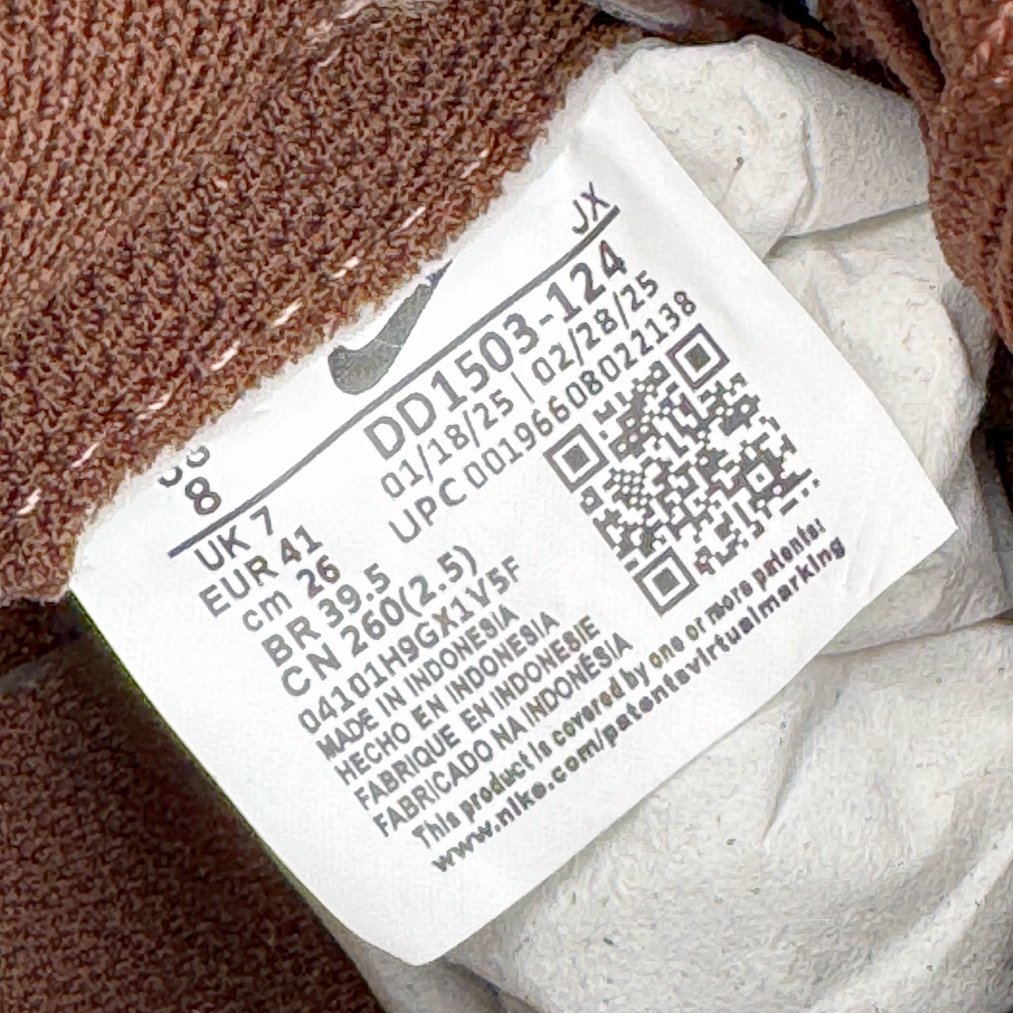 图片[18]-＃YC纯原 NK Dunk Low 摩卡巧克力 DD1503-124 实力大厂出品 新配色陆续开发 利润个位数只为口碑 全套原纸板楦头开发 确保原汁原味 完美呈现DUNK版型 一比一鞋头弧度高度鞋身弧度 此版本只针对中端市场 皮料材质有所更替 其他数据细节工艺流程均保持一致 绝不口嗨 细节品控鞋型随意对比 独家私模官方第六代原厂航空铝磨具打磨大底 鞋头坡度极致还原 无解鞋型 原盒原配 圈内天花板工艺 原厂玻璃冲刀 超高清洁度 全鞋零毛边皮料切割 原厂中底布点胶 中底布拉帮走线遵循公司 尺码：36 36.5 37.5 38 38.5 39 40 40.5 41 42 42.5 43 44 44.5 45 46-选品中心