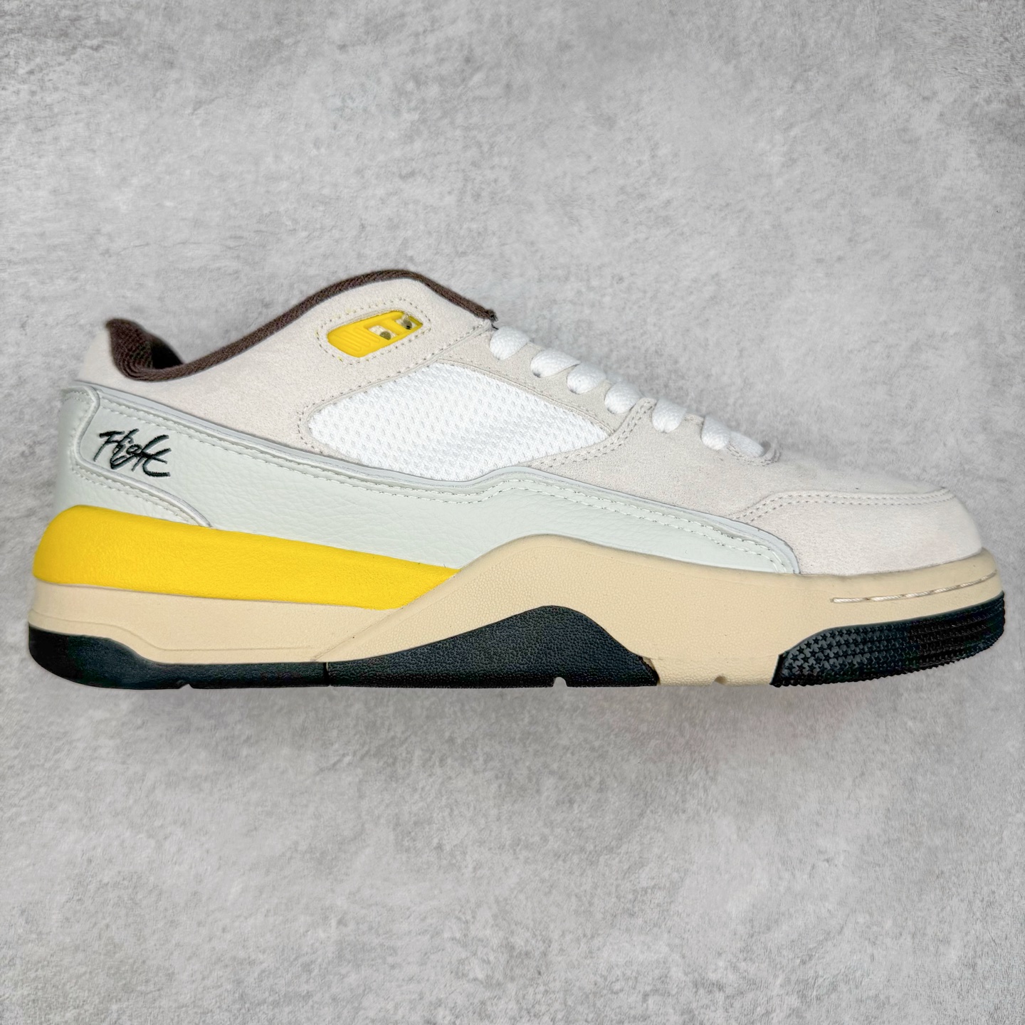 Jordan FLIGHT COURT AJ舒适百搭防滑耐磨低帮复古篮球鞋 IB8838-107 实拍调校N版已经零色差零失真 百分百还原实物色彩所见即所得 不存在货不对板色差等低级问题 选购参考实物拍摄 不混卖不参货 只用心做好货严格选品 承诺混一赔十 尺码：36 36.5 37.5 38 38.5 39 40 40.5 41 42 42.5 43 44 44.5 45-选品中心