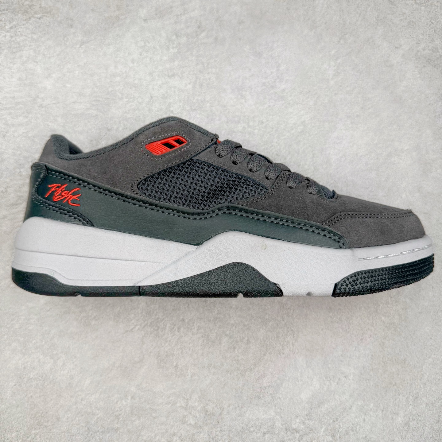 Jordan FLIGHT COURT AJ舒适百搭防滑耐磨低帮复古篮球鞋 HF3255-003 实拍调校N版已经零色差零失真 百分百还原实物色彩所见即所得 不存在货不对板色差等低级问题 选购参考实物拍摄 不混卖不参货 只用心做好货严格选品 承诺混一赔十 尺码：36 36.5 37.5 38 38.5 39 40 40.5 41 42 42.5 43 44 44.5 45-选品中心