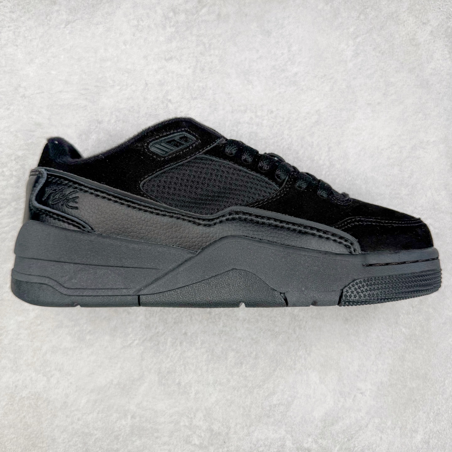 Jordan FLIGHT COURT AJ舒适百搭防滑耐磨低帮复古篮球鞋 HF3255-004 实拍调校N版已经零色差零失真 百分百还原实物色彩所见即所得 不存在货不对板色差等低级问题 选购参考实物拍摄 不混卖不参货 只用心做好货严格选品 承诺混一赔十 尺码：36 36.5 37.5 38 38.5 39 40 40.5 41 42 42.5 43 44 44.5 45-选品中心