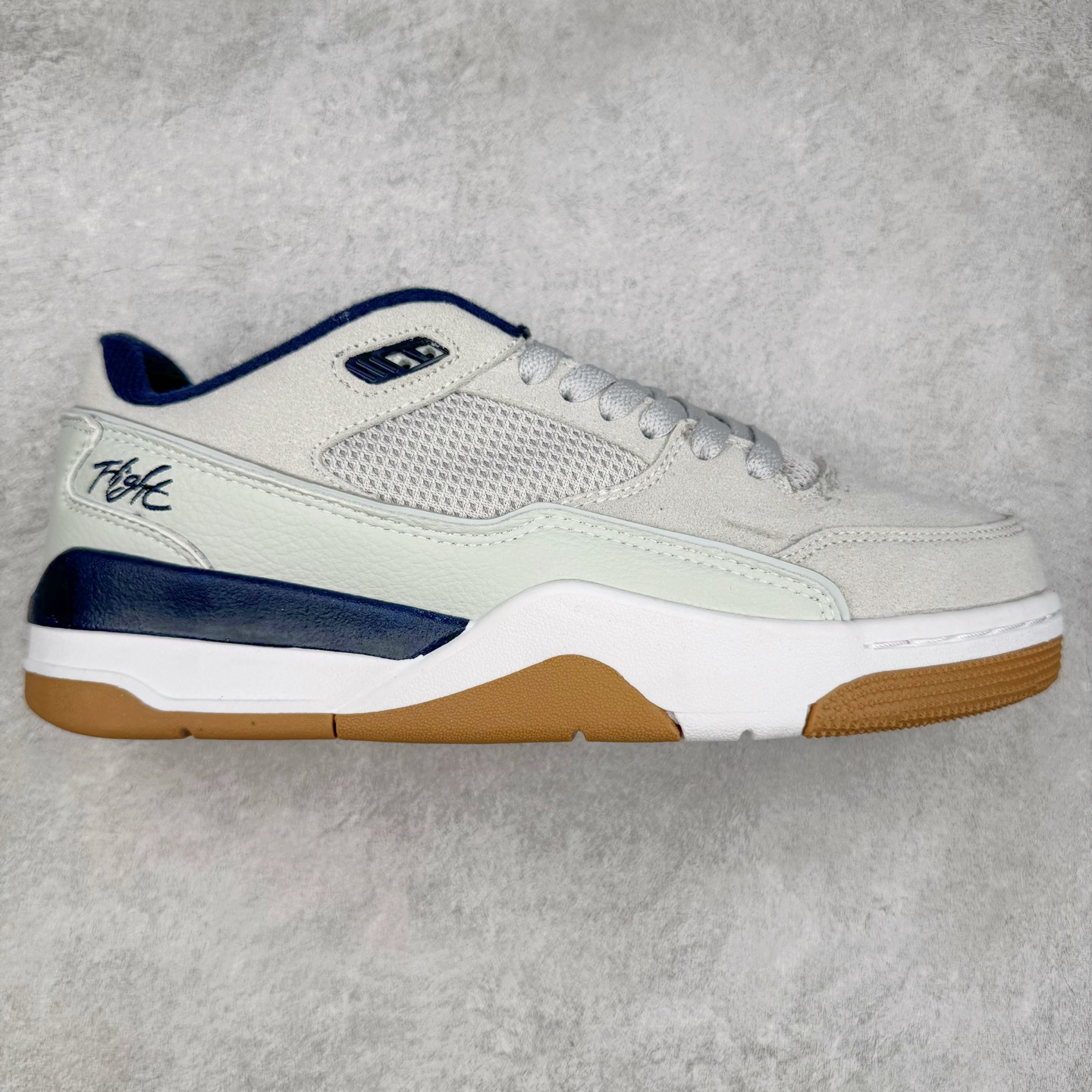 Jordan FLIGHT COURT AJ舒适百搭防滑耐磨低帮复古篮球鞋 HF3255-010 实拍调校N版已经零色差零失真 百分百还原实物色彩所见即所得 不存在货不对板色差等低级问题 选购参考实物拍摄 不混卖不参货 只用心做好货严格选品 承诺混一赔十 尺码:36 36.5 37.5 38 38.5 39 40 40.5 41 42 42.5 43 44 44.5 45-选品中心