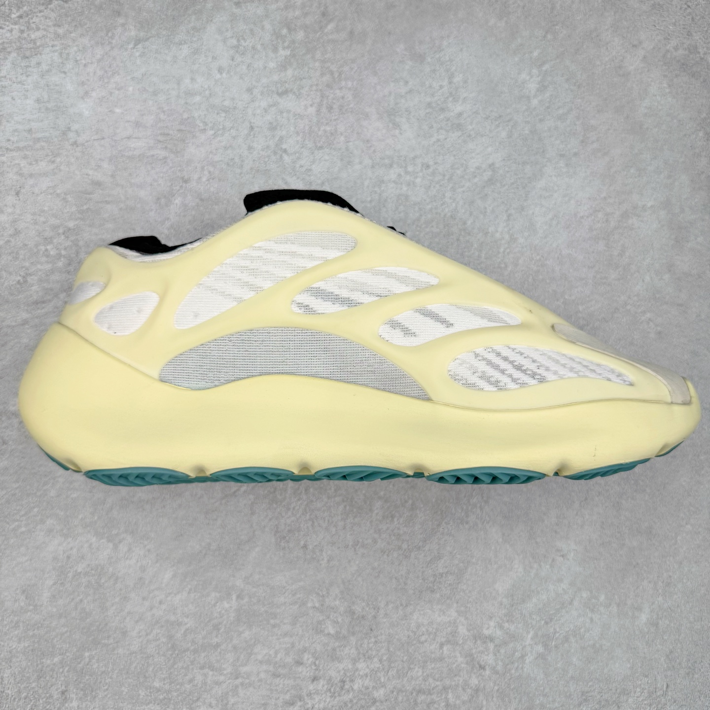 AD Yeezy 700V3 全套原楦原纸版 打造灵魂正确版型 原厂贾卡原面 纹路与正品一致 高频进口夜光KPU完美组合原面 呈现炫丽星空夜光效果 此款非Boost爆米花科技 鞋底采用BOUNCE 全新缓震科技 脚感同样舒适 偏小一码 尺码:36 36.5 37.5 38 38.5 39 40 40.5 41 42 42.5 43 44 44.5 45 46-选品中心