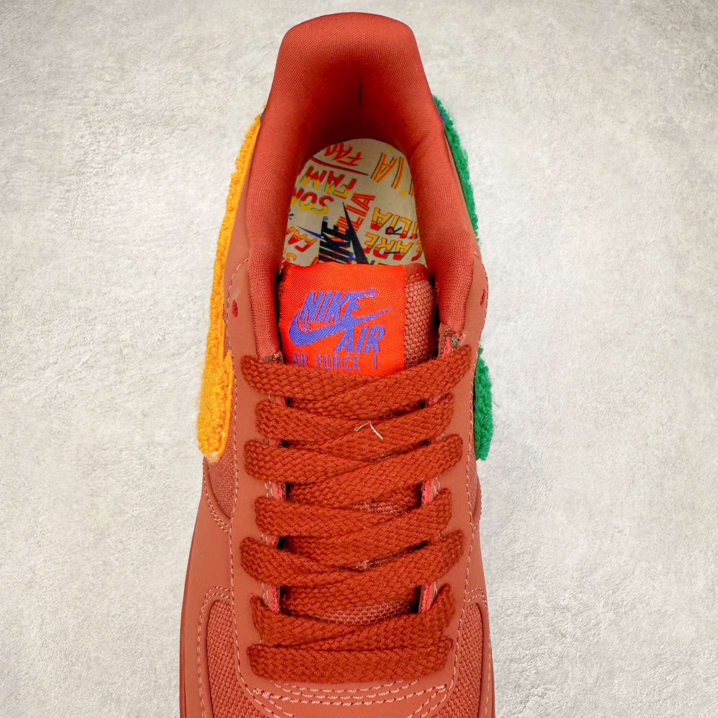 图片[5]-＃XT纯原 NK Air Force 1´07 Low 空军一号低帮百搭休闲运动板鞋 DV5153-600 顶级批次 2022全新楦头鞋型 鱼鳞大底 历时开发三个月 清洁度完美 二维码鞋标 内置芯片及solo气垫 大底高度及其弧度依照正品 钢印 logo刺绣 鞋口弧度 鞋头长度 鞋面冲孔 鞋垫背胶及钢印 完美鞋型对比正品 每一处都是细节满满 柔软、弹性十足的缓震性能和出色的中底设计 横跨复古与现代的外型结合 造就出风靡全球 三十多年的Force 1 直到今天还深受青睐 实拍调校N版已经零色差零失真 百分百还原实物色彩所见即所得 不存在货不对板色差等低级问题 选购参考实物拍摄 不混卖不参货 只用心做好货严格选品 承诺混一赔十 尺码：36 36.5 37.5 38 38.5 39 40 40.5 41 42 42.5 43 44 44.5 45-选品中心