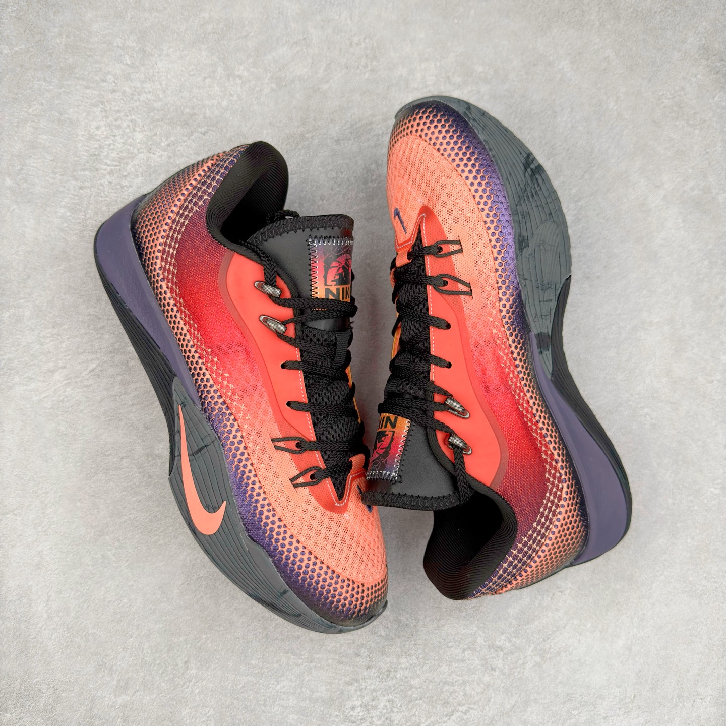 图片[3]-NK G.T. Cut Street EP GT4代实战篮球鞋 HF0230-200 该鞋款采用出众回弹设计 为切入、转向和移步篮筐提供出色的能量回馈 回弹性能带来弹力充沛的迈步体验 助你爆发疾速 全掌型 ZoomX 泡绵 缔造弹力出众的轻盈迈步体验 助你在比赛升温时能够急速快攻 驰骋全场 鞋面绳线与鞋带相结合 有助稳固前足 后跟搭配加垫鞋口 为脚踝营造舒适稳固感受 全掌型 ZoomX 泡绵 能够带来出众的能量回馈 前足外侧采用精巧塑料覆面 在瞬间爆发时提供稳固脚感 尺码：39 40 40.5 41 42 42.5 43 44 44.5 45 46-选品中心