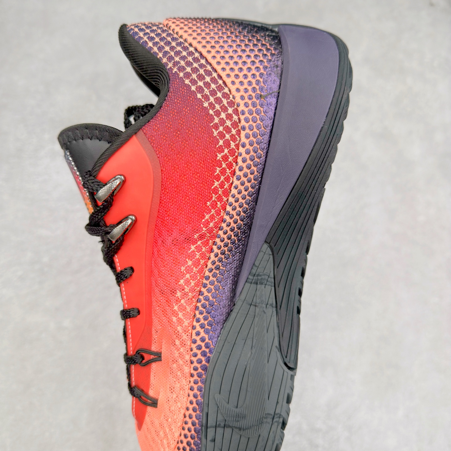 图片[7]-NK G.T. Cut Street EP GT4代实战篮球鞋 HF0230-200 该鞋款采用出众回弹设计 为切入、转向和移步篮筐提供出色的能量回馈 回弹性能带来弹力充沛的迈步体验 助你爆发疾速 全掌型 ZoomX 泡绵 缔造弹力出众的轻盈迈步体验 助你在比赛升温时能够急速快攻 驰骋全场 鞋面绳线与鞋带相结合 有助稳固前足 后跟搭配加垫鞋口 为脚踝营造舒适稳固感受 全掌型 ZoomX 泡绵 能够带来出众的能量回馈 前足外侧采用精巧塑料覆面 在瞬间爆发时提供稳固脚感 尺码：39 40 40.5 41 42 42.5 43 44 44.5 45 46-选品中心