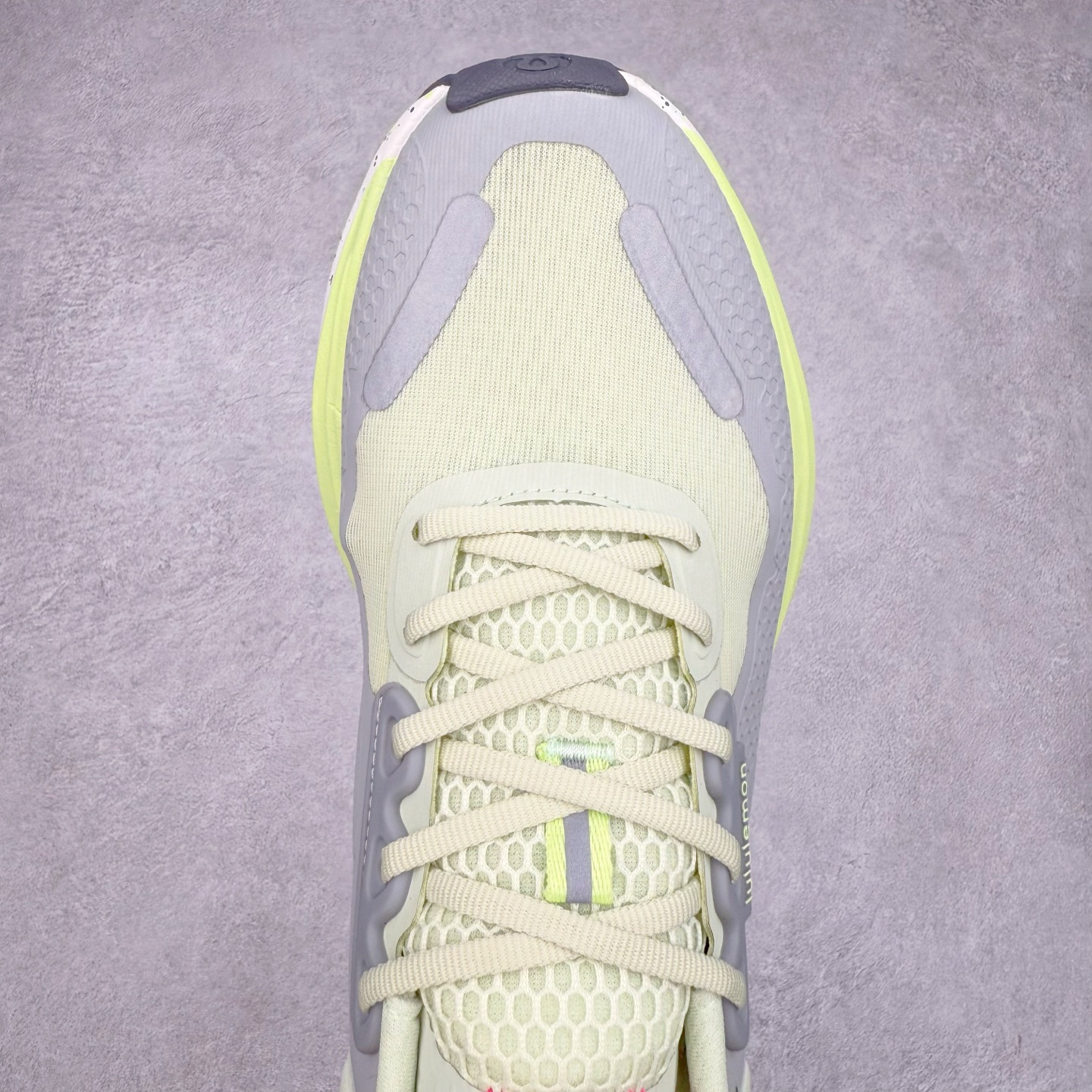 图片[4]-＃PK4.0 lululemon blissfeel trail 露露乐檬舒适柔软防滑耐磨低帮越野跑步鞋 将运动性能融入经典休闲鞋中，中底提供出色缓震，并贴合足部曲线，带来全天候的舒适感。鞋面采用两种材质拼接，且前半部分采用热熔压胶处理，无任何缝线，保留了鞋身整体性。模制泡沫的鞋垫带来上乘的脚感，在平日休闲穿着时不会磨脚，也能提供轻质软弹的效果。25年来，lululemon一直秉持“感受为先”的设计理念，并相信更好的感受带来更好的表现。此次男鞋的设计亦是如此。投入多年研究，针对男性在不同运动场景中的脚步形态设计了不同鞋履款式。同时，还进行了生物力学与形态学研究，为“他”带来更好的贴合度和感受。尺码：36 36.5 37.5 38 38.5 39 40 40.5 41 42 42.5 43 44-选品中心