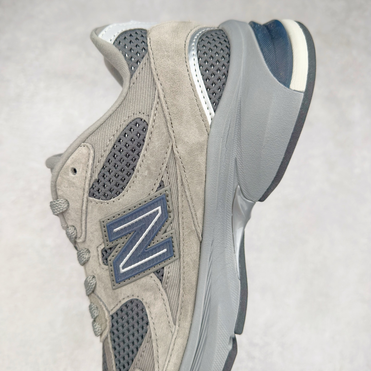 图片[7]-New Balance NB2010系列新百伦经典复古休闲运动板鞋 以ENCAP中底配以升级版 N-ERGY缓震物料 鞋面则采用特色的柔软麂皮搭以NewBalance经典的尼龙网布 低调中还原跑鞋本真 更年轻化的设计理念与材质 让新世代青年得以用全新视角体验经典鞋款的传奇魅力 货号：U2010NB13731 尺码：36 37 37.5 38 38.5 39.5 40 40.5 41.5 42 42.5 43 44 45 46-选品中心