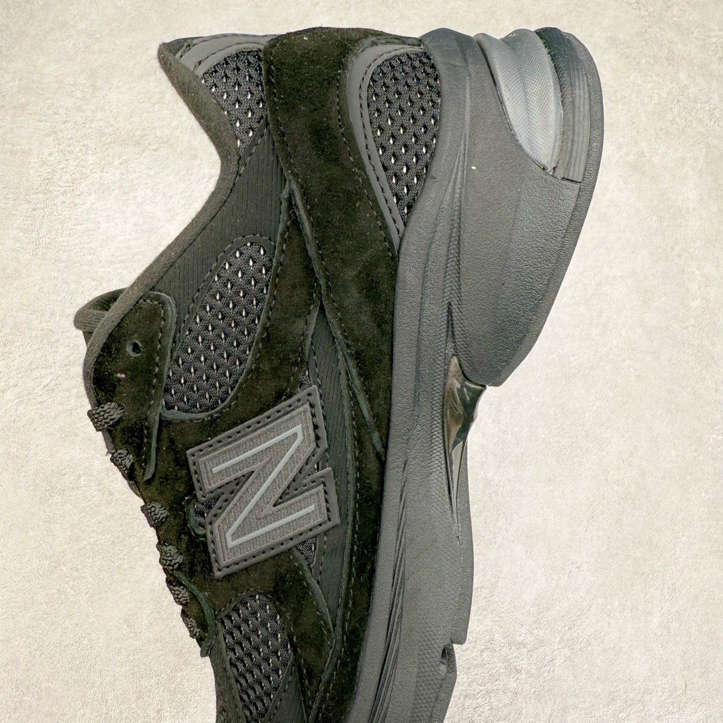 图片[7]-New Balance NB2010系列新百伦经典复古休闲运动板鞋 以ENCAP中底配以升级版 N-ERGY缓震物料 鞋面则采用特色的柔软麂皮搭以NewBalance经典的尼龙网布 低调中还原跑鞋本真 更年轻化的设计理念与材质 让新世代青年得以用全新视角体验经典鞋款的传奇魅力 货号：U2010NB13731 尺码：36 37 37.5 38 38.5 39.5 40 40.5 41.5 42 42.5 43 44 45 46-选品中心