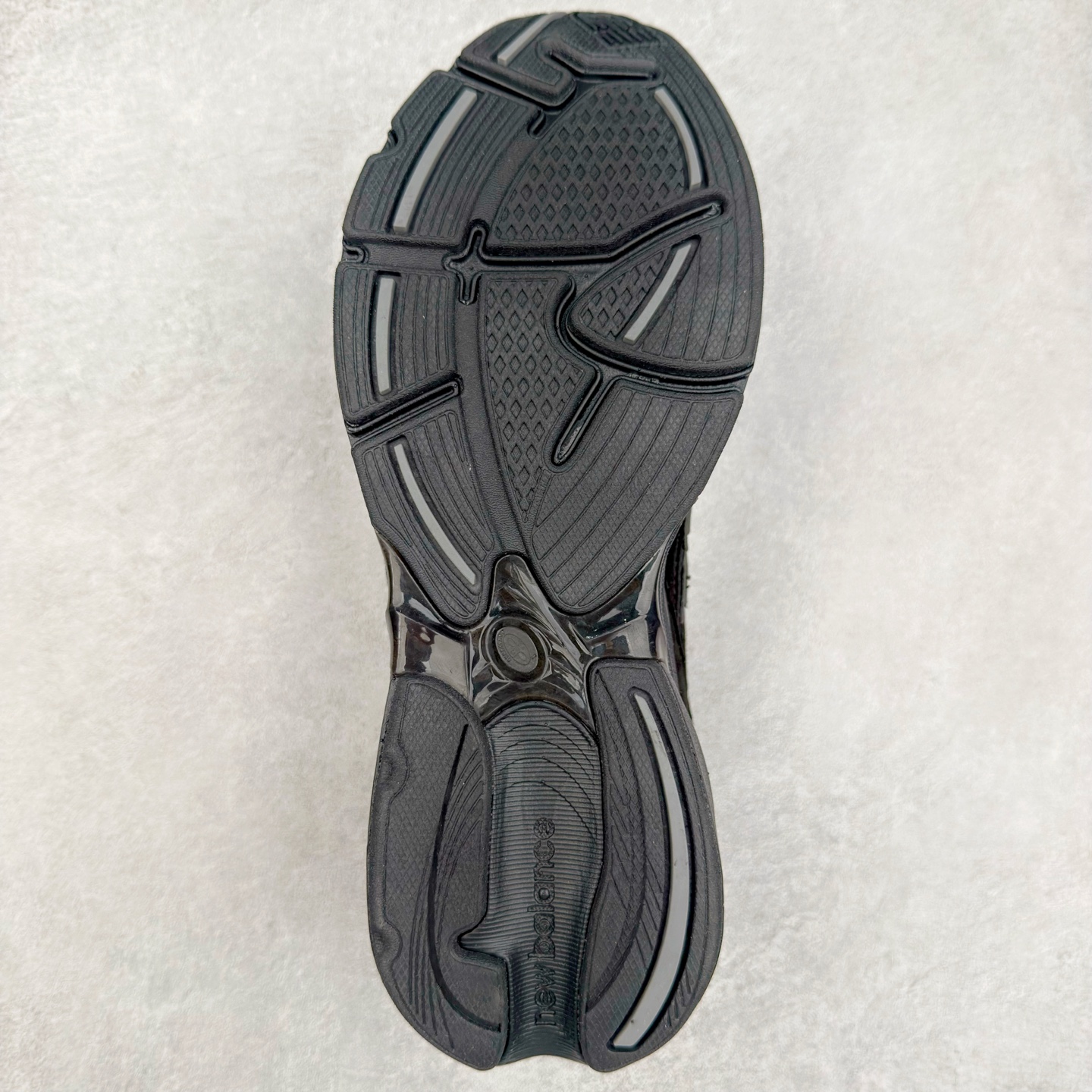 图片[9]-New Balance NB2010系列新百伦经典复古休闲运动板鞋 以ENCAP中底配以升级版 N-ERGY缓震物料 鞋面则采用特色的柔软麂皮搭以NewBalance经典的尼龙网布 低调中还原跑鞋本真 更年轻化的设计理念与材质 让新世代青年得以用全新视角体验经典鞋款的传奇魅力 货号：U2010NB13731 尺码：36 37 37.5 38 38.5 39.5 40 40.5 41.5 42 42.5 43 44 45 46-选品中心