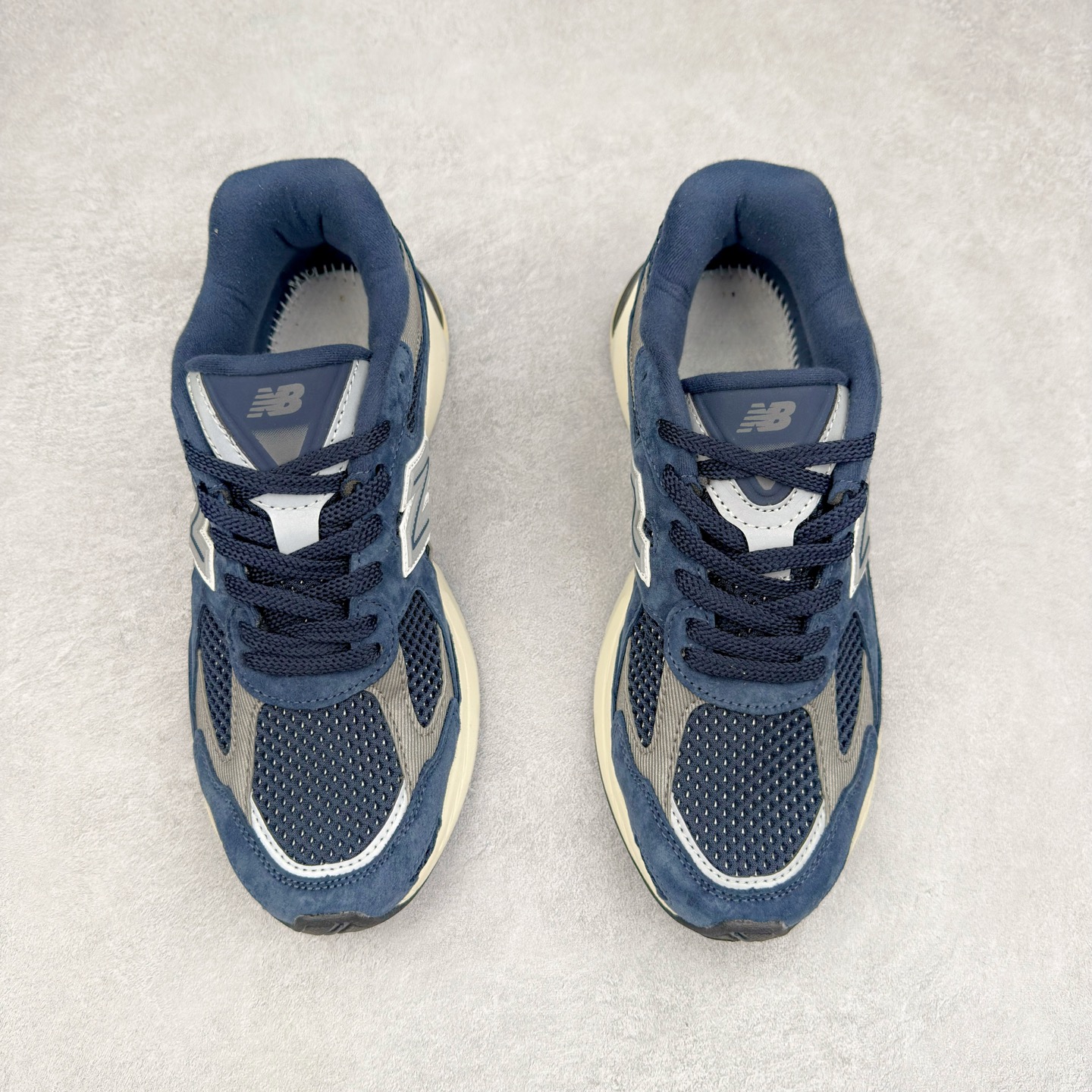 图片[2]-New Balance NB2010系列新百伦经典复古休闲运动板鞋 以ENCAP中底配以升级版 N-ERGY缓震物料 鞋面则采用特色的柔软麂皮搭以NewBalance经典的尼龙网布 低调中还原跑鞋本真 更年轻化的设计理念与材质 让新世代青年得以用全新视角体验经典鞋款的传奇魅力 货号：U2010NB13731 尺码：36 37 37.5 38 38.5 39.5 40 40.5 41.5 42 42.5 43 44 45 46-选品中心