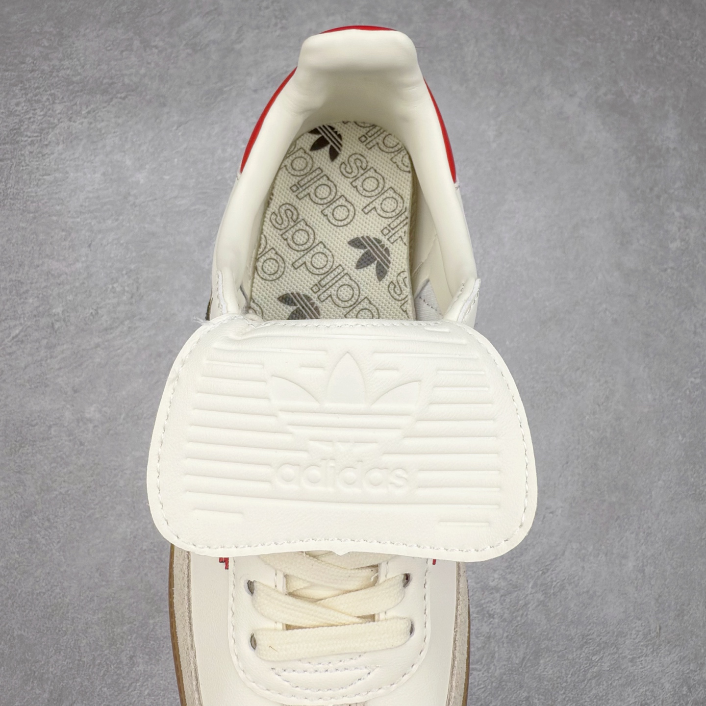 图片[5]-AD Original Samba OG 复古经典轻便板鞋 JQ5124 这款桑巴鞋展示了高质量的工艺 带有装饰的超锁缝制和无缝的手感 柔软、柔软的皮革造型和标志性的3条纹完成了精致的外观 正规合身鞋带 鞋面上有绒面鞋垫 橡胶鞋底 享受正畸套筒软感 自50年代首次亮相以来就一直在赢得粉丝的青睐 尺码：36 36.5 37.5 38 38.5 39 40 40.5 41 42 42.5 43 44 44.5 45-选品中心