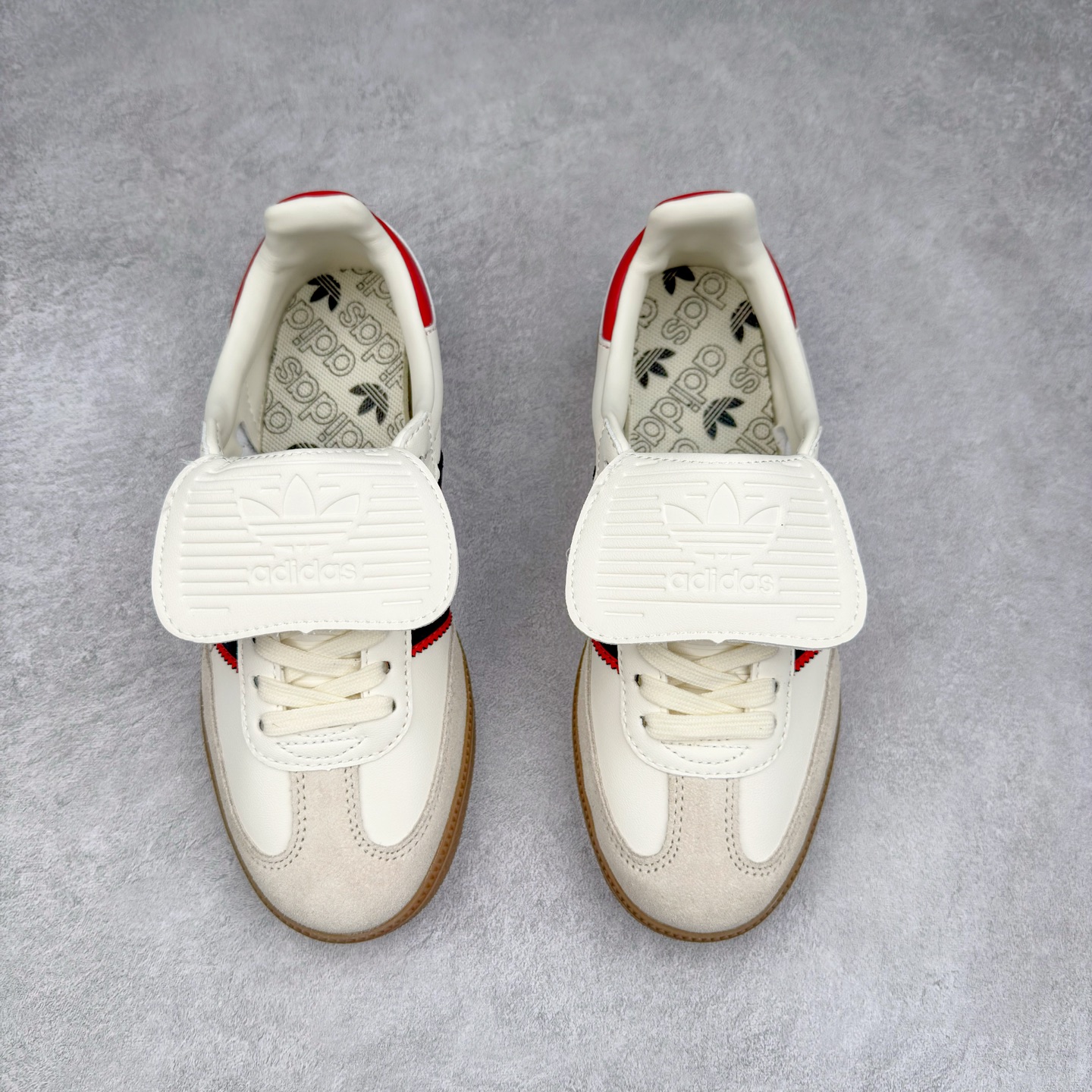 图片[2]-AD Original Samba OG 复古经典轻便板鞋 JQ5124 这款桑巴鞋展示了高质量的工艺 带有装饰的超锁缝制和无缝的手感 柔软、柔软的皮革造型和标志性的3条纹完成了精致的外观 正规合身鞋带 鞋面上有绒面鞋垫 橡胶鞋底 享受正畸套筒软感 自50年代首次亮相以来就一直在赢得粉丝的青睐 尺码：36 36.5 37.5 38 38.5 39 40 40.5 41 42 42.5 43 44 44.5 45-选品中心