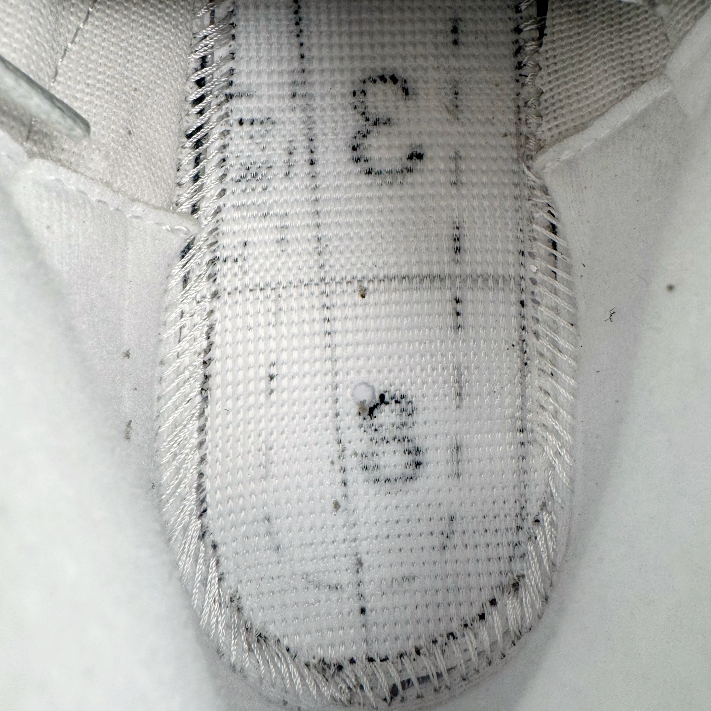 图片[11]-＃PB版 Air Jordan AJ3 Retro 摩卡 136064-122 市场中端王者 全套原纸板楦头开发 原厂大底磨具加持立体防滑纹理 原装可视Air Sole气垫 原汁原味最完美的三代版型 唯一正确鞋头趴度弧度高度鞋身腰线 此版本只针对中端市场 皮料材质有所更替 其他数据细节工艺流程均保持一致 绝不口嗨 细节品控鞋型随意秒杀市面3XX 4XX 原厂TPU后跟饰片 正确内里反口里网布 皮料菱角分明不变形无多余毛边 正确手工大底描漆拉丝 市场唯一原厂鞋扣模具 原厂织唛标 原厂飞人电绣工艺 尾指中部跳三针 独家绑鞋带手法 印刷中底布 四线拉帮 米色美纹纸贴合固定 进口港宝加持 后跟自然饱满 全鞋荧光划线卡点 追求极致完美 每一双都是工艺品 多重QC质检 超越公司货的品控标准 实实在在的免检产品 尺码：40 40.5 41 42 42.5 43 44 44.5 45 45.5 46 47.5-选品中心