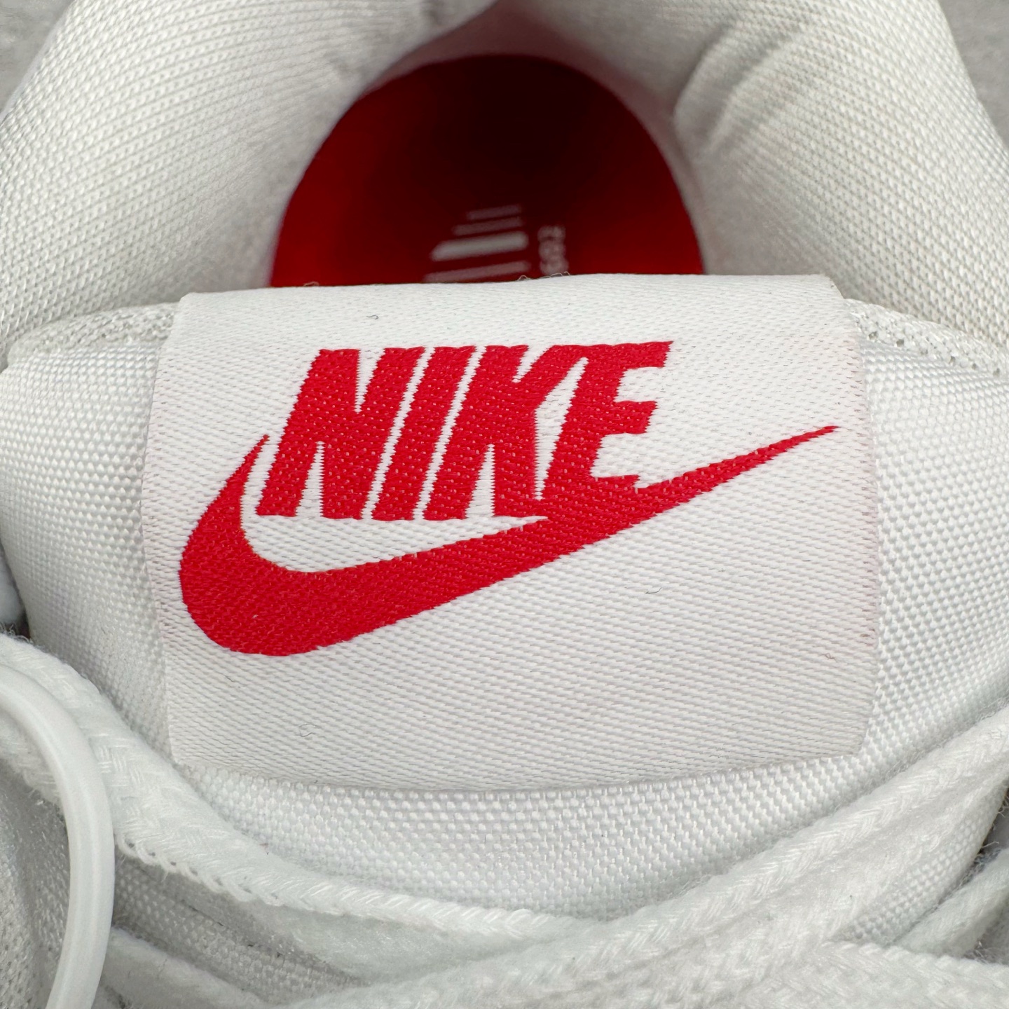 图片[13]-＃灭世/Max NK Book 1 Devin Booker 德文·布克一代男子实战篮球鞋 白蓝红 FJ4250-105 灭世纯原革新出货‼️缓震配置独家革新！实战属性直接拉满👊🏻实战 天花板上限再度提升！实战亲测-性能体验吊打国产同价位鞋款（为满足海外市场 布克一代最大尺码为47.5） ⚫️增配前掌鹅蛋ZOOM ➕抗扭片➕后掌马蹄ZOOM气垫（正品仅配置后掌zoom气垫） ⚫️采用科比4代鞋楦以及龙骨数据打造！小科4实至名归！（完美解决正品压脚趾问题） ⚫️鞋身➕鞋头增配高频补强层，提升鞋头以及脚踝支撑性 ⚫️鞋垫采用科比4代元年高弹缓震垫材质-磨合一场直接贴合脚型☑️ ⚫️外底加厚2mm，wow10止滑配方，无需磨合，抓地性能原地起飞 最强布克一代有且只在灭世纯原（支持市场任意货品正面PK） 真材实料，肉眼可见！革新升级绝非空穴来风！灭世纯原内外兼修，用态度诠释实战新篇章👊🏻 Book 1 尺码 39-47.5-选品中心