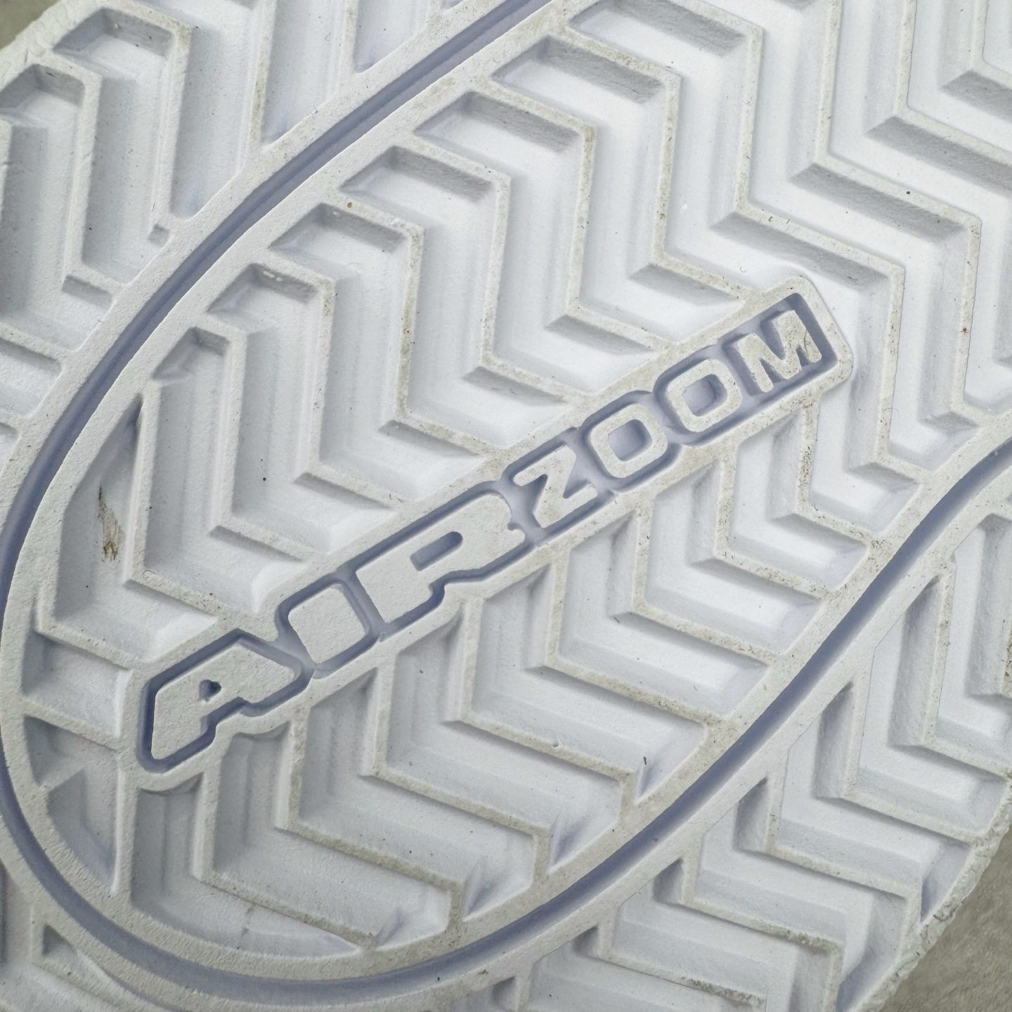 图片[18]-＃灭世/Max NK Book 1 Devin Booker 德文·布克一代男子实战篮球鞋 白蓝红 FJ4250-105 灭世纯原革新出货‼️缓震配置独家革新！实战属性直接拉满👊🏻实战 天花板上限再度提升！实战亲测-性能体验吊打国产同价位鞋款（为满足海外市场 布克一代最大尺码为47.5） ⚫️增配前掌鹅蛋ZOOM ➕抗扭片➕后掌马蹄ZOOM气垫（正品仅配置后掌zoom气垫） ⚫️采用科比4代鞋楦以及龙骨数据打造！小科4实至名归！（完美解决正品压脚趾问题） ⚫️鞋身➕鞋头增配高频补强层，提升鞋头以及脚踝支撑性 ⚫️鞋垫采用科比4代元年高弹缓震垫材质-磨合一场直接贴合脚型☑️ ⚫️外底加厚2mm，wow10止滑配方，无需磨合，抓地性能原地起飞 最强布克一代有且只在灭世纯原（支持市场任意货品正面PK） 真材实料，肉眼可见！革新升级绝非空穴来风！灭世纯原内外兼修，用态度诠释实战新篇章👊🏻 Book 1 尺码 39-47.5-选品中心