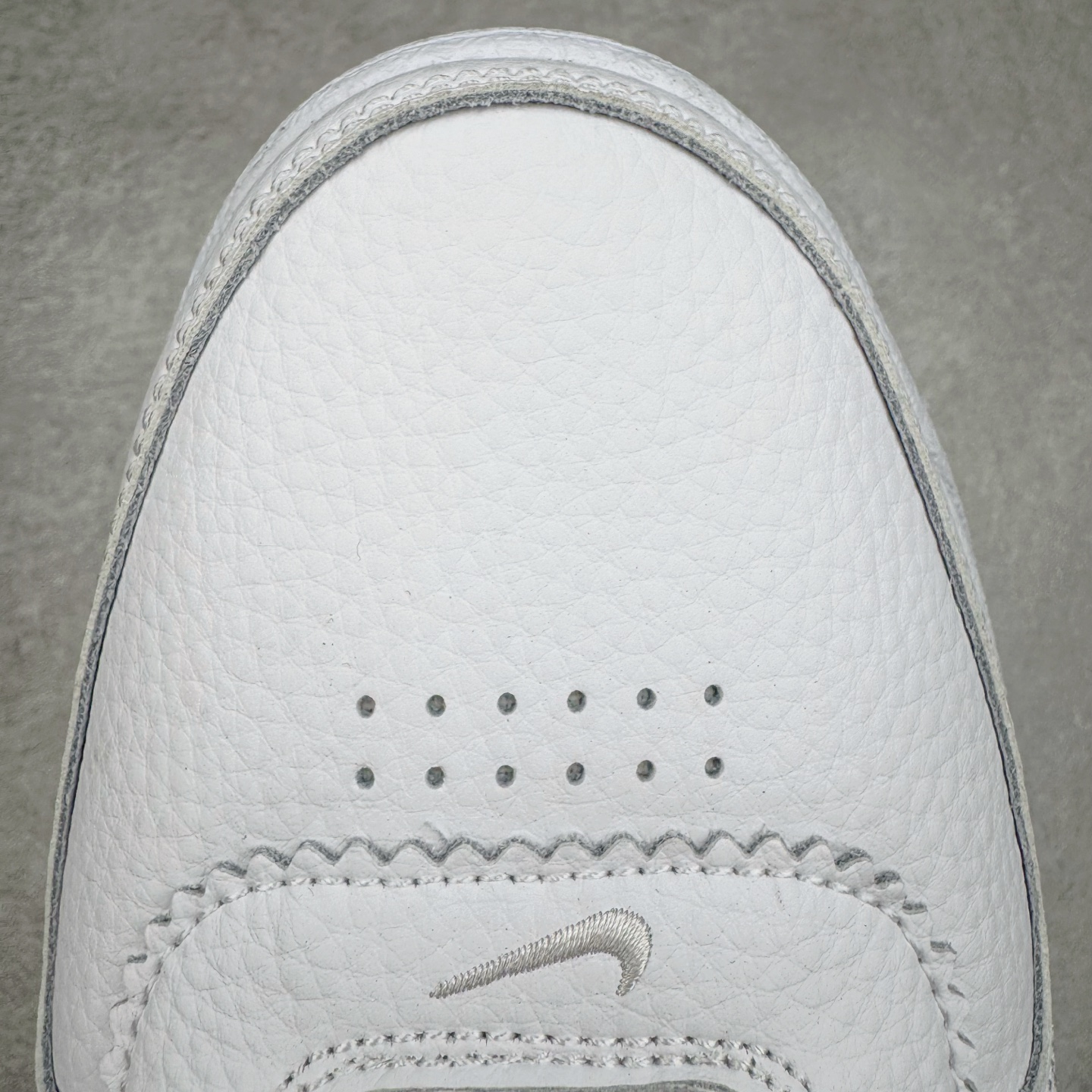 图片[14]-＃灭世/Max NK Book 1 Devin Booker 德文·布克一代男子实战篮球鞋 白蓝红 FJ4250-105 灭世纯原革新出货‼️缓震配置独家革新！实战属性直接拉满👊🏻实战 天花板上限再度提升！实战亲测-性能体验吊打国产同价位鞋款（为满足海外市场 布克一代最大尺码为47.5） ⚫️增配前掌鹅蛋ZOOM ➕抗扭片➕后掌马蹄ZOOM气垫（正品仅配置后掌zoom气垫） ⚫️采用科比4代鞋楦以及龙骨数据打造！小科4实至名归！（完美解决正品压脚趾问题） ⚫️鞋身➕鞋头增配高频补强层，提升鞋头以及脚踝支撑性 ⚫️鞋垫采用科比4代元年高弹缓震垫材质-磨合一场直接贴合脚型☑️ ⚫️外底加厚2mm，wow10止滑配方，无需磨合，抓地性能原地起飞 最强布克一代有且只在灭世纯原（支持市场任意货品正面PK） 真材实料，肉眼可见！革新升级绝非空穴来风！灭世纯原内外兼修，用态度诠释实战新篇章👊🏻 Book 1 尺码 39-47.5-选品中心