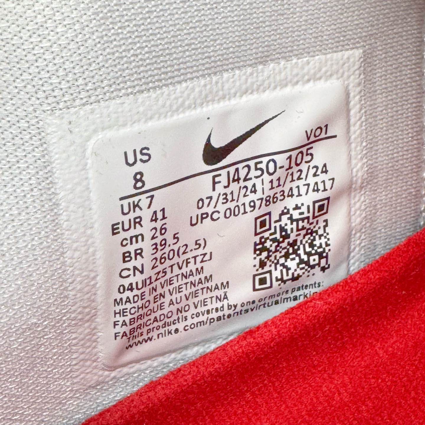 图片[12]-＃灭世/Max NK Book 1 Devin Booker 德文·布克一代男子实战篮球鞋 白蓝红 FJ4250-105 灭世纯原革新出货‼️缓震配置独家革新！实战属性直接拉满👊🏻实战 天花板上限再度提升！实战亲测-性能体验吊打国产同价位鞋款（为满足海外市场 布克一代最大尺码为47.5） ⚫️增配前掌鹅蛋ZOOM ➕抗扭片➕后掌马蹄ZOOM气垫（正品仅配置后掌zoom气垫） ⚫️采用科比4代鞋楦以及龙骨数据打造！小科4实至名归！（完美解决正品压脚趾问题） ⚫️鞋身➕鞋头增配高频补强层，提升鞋头以及脚踝支撑性 ⚫️鞋垫采用科比4代元年高弹缓震垫材质-磨合一场直接贴合脚型☑️ ⚫️外底加厚2mm，wow10止滑配方，无需磨合，抓地性能原地起飞 最强布克一代有且只在灭世纯原（支持市场任意货品正面PK） 真材实料，肉眼可见！革新升级绝非空穴来风！灭世纯原内外兼修，用态度诠释实战新篇章👊🏻 Book 1 尺码 39-47.5-选品中心