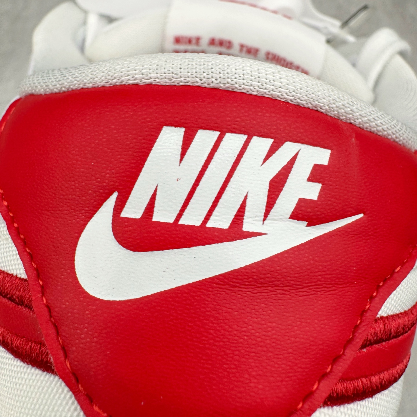 图片[15]-＃灭世/Max NK Book 1 Devin Booker 德文·布克一代男子实战篮球鞋 白蓝红 FJ4250-105 灭世纯原革新出货‼️缓震配置独家革新！实战属性直接拉满👊🏻实战 天花板上限再度提升！实战亲测-性能体验吊打国产同价位鞋款（为满足海外市场 布克一代最大尺码为47.5） ⚫️增配前掌鹅蛋ZOOM ➕抗扭片➕后掌马蹄ZOOM气垫（正品仅配置后掌zoom气垫） ⚫️采用科比4代鞋楦以及龙骨数据打造！小科4实至名归！（完美解决正品压脚趾问题） ⚫️鞋身➕鞋头增配高频补强层，提升鞋头以及脚踝支撑性 ⚫️鞋垫采用科比4代元年高弹缓震垫材质-磨合一场直接贴合脚型☑️ ⚫️外底加厚2mm，wow10止滑配方，无需磨合，抓地性能原地起飞 最强布克一代有且只在灭世纯原（支持市场任意货品正面PK） 真材实料，肉眼可见！革新升级绝非空穴来风！灭世纯原内外兼修，用态度诠释实战新篇章👊🏻 Book 1 尺码 39-47.5-选品中心