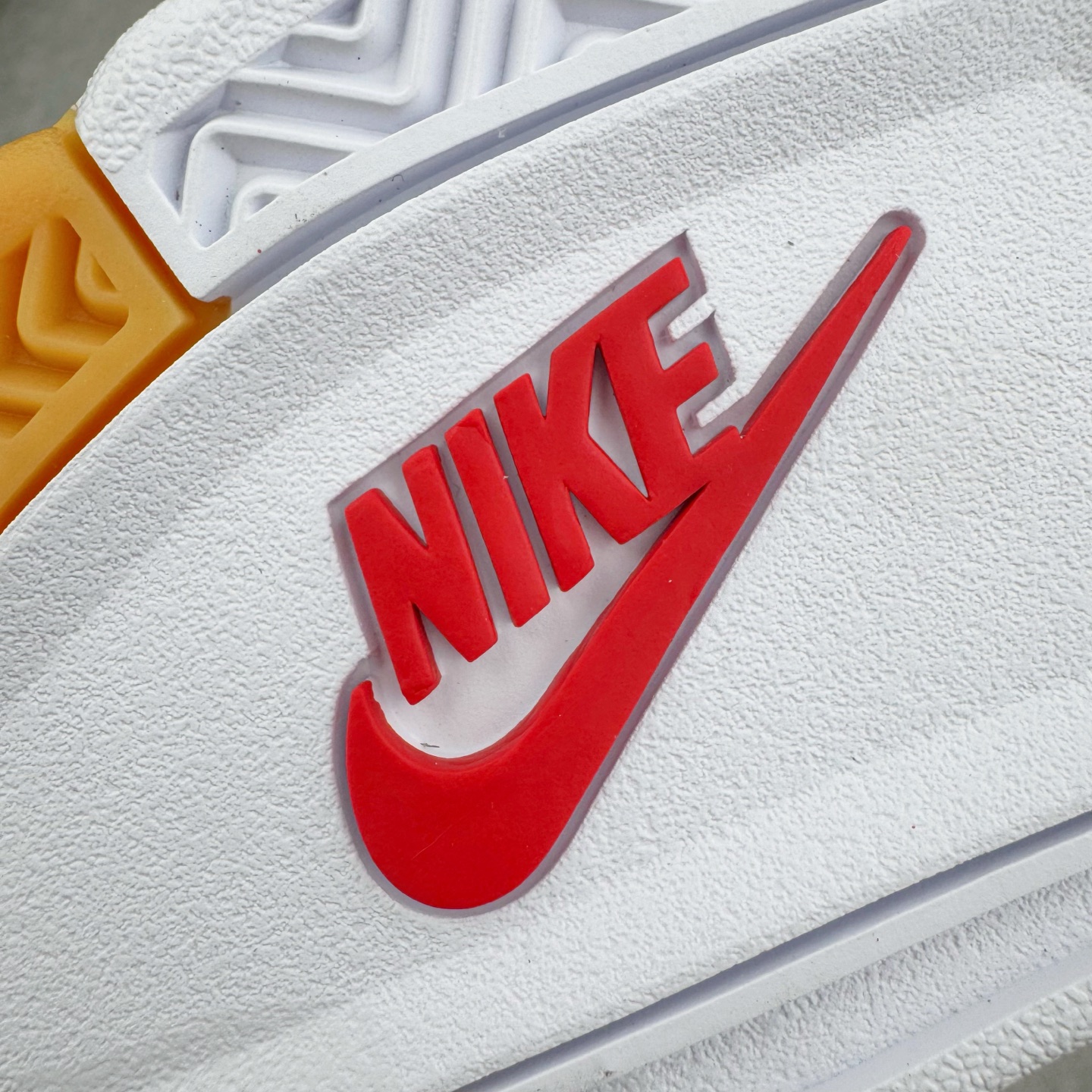 图片[20]-＃PB版 NK SB x Air Jordan AJ4 联名海军蓝 白蓝 DR5415-100 耗时半年巨作 40余配色陆续出货 全套原纸板楦头开发 调试30余版 确保原汁原味完美呈现四代版型 一比一鞋头弧度高度趴度鞋身弧度 此版本只针对中端市场 皮料材质有所更替 其他数据细节工艺流程均保持公司一致 细节品控鞋型随意秒杀市面3XX 4XX 原厂TPU网格鞋带扣 正确内里网布 菱角分明不变形无多余毛边 柔软性质感一致于原鞋 原厂织唛标 原厂飞人电绣工艺 独家绑鞋带手法 印刷中底布 四线拉帮 米色美纹纸贴合固定 进口港宝加持 后跟自然饱满 全鞋荧光划线卡点 追求极致完美 每一双都是工艺品 多重QC质检 超越公司货的品控标准 实实在在的免检产品 尺码：40 40.5 41 42 42.5 43 44 44.5 45 46 47.5-选品中心