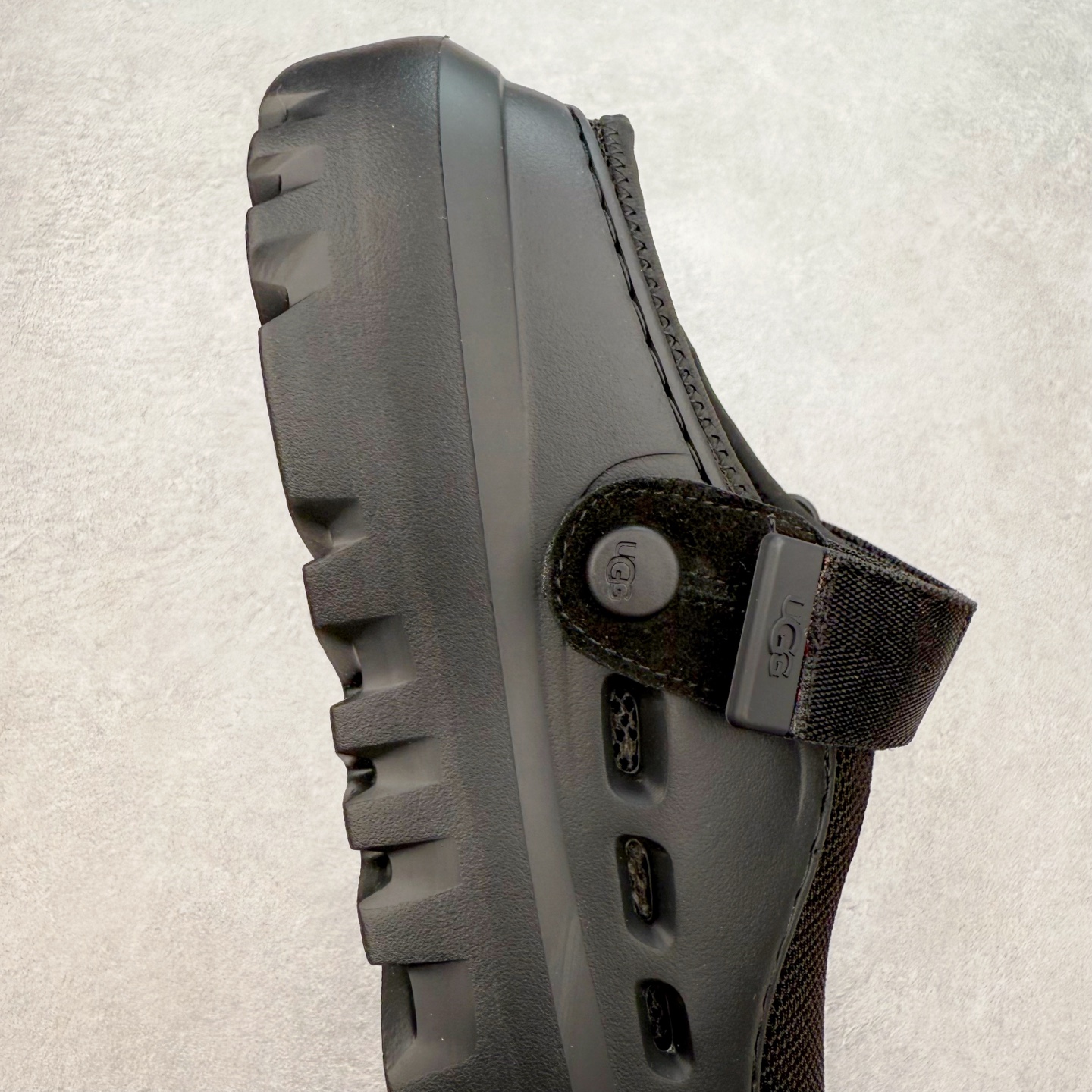 图片[6]-＃SP原厂 UGG 6912 Tasman Lug 绒面革圆头轻盈低帮生活休闲鞋凉鞋 全鞋采用ZP同厂 隆丰A级澳洲进口羊皮毛一体 品牌代工厂生产线 完全遵循ZP工艺流程 代工厂原厂版师 秉承无原鞋不开发选择 注重每一处细节 市面最正版型 TREADLITE\\\”轻翼\\\”科技外底 轻便/耐用/柔韧/桩型【售后郑重承诺】一个月内若出现重大脱胶/断底等质量问题 直接为您换新！尺码：35 36 37 38 39 40-选品中心