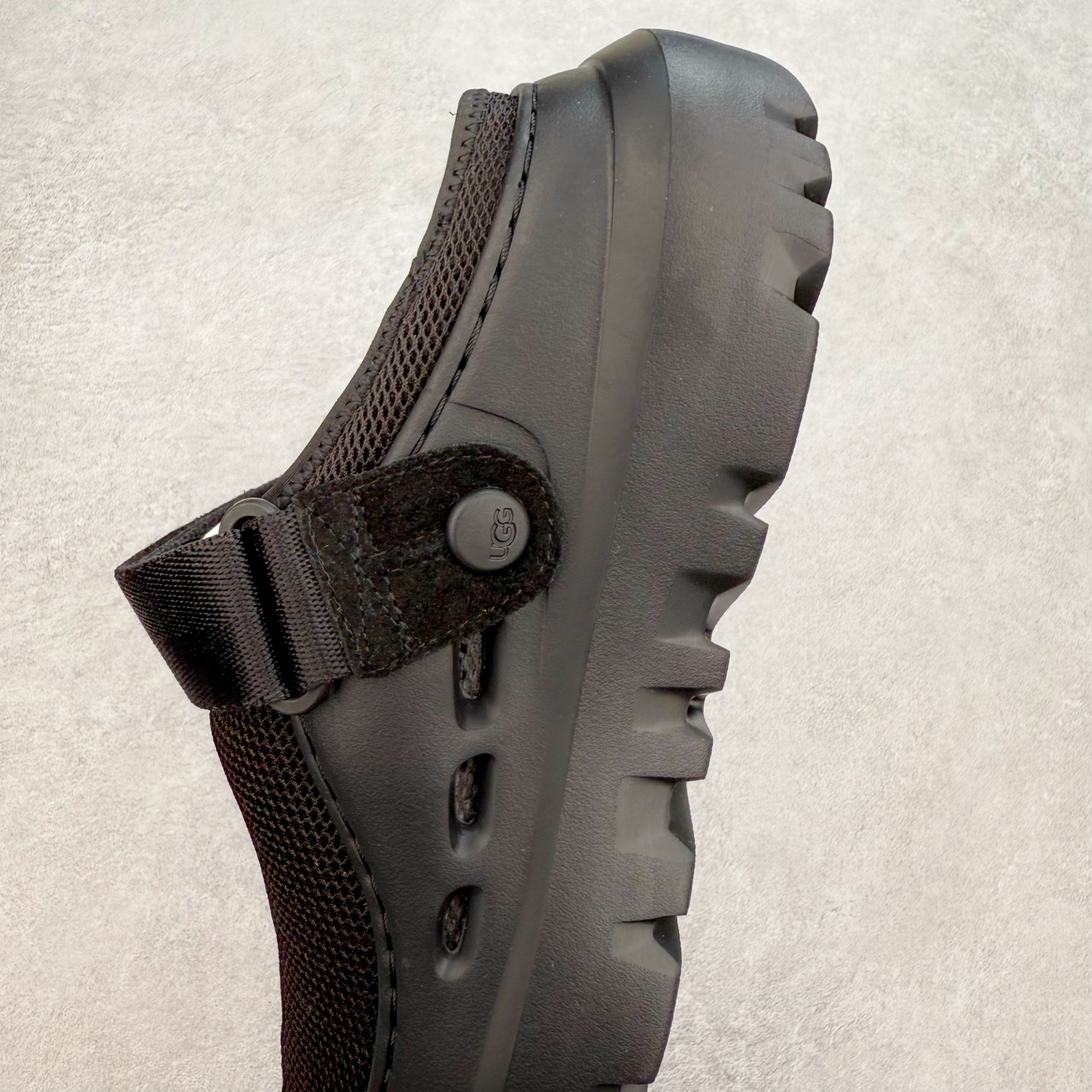 图片[7]-＃SP原厂 UGG 6912 Tasman Lug 绒面革圆头轻盈低帮生活休闲鞋凉鞋 全鞋采用ZP同厂 隆丰A级澳洲进口羊皮毛一体 品牌代工厂生产线 完全遵循ZP工艺流程 代工厂原厂版师 秉承无原鞋不开发选择 注重每一处细节 市面最正版型 TREADLITE\\\”轻翼\\\”科技外底 轻便/耐用/柔韧/桩型【售后郑重承诺】一个月内若出现重大脱胶/断底等质量问题 直接为您换新！尺码：35 36 37 38 39 40-选品中心