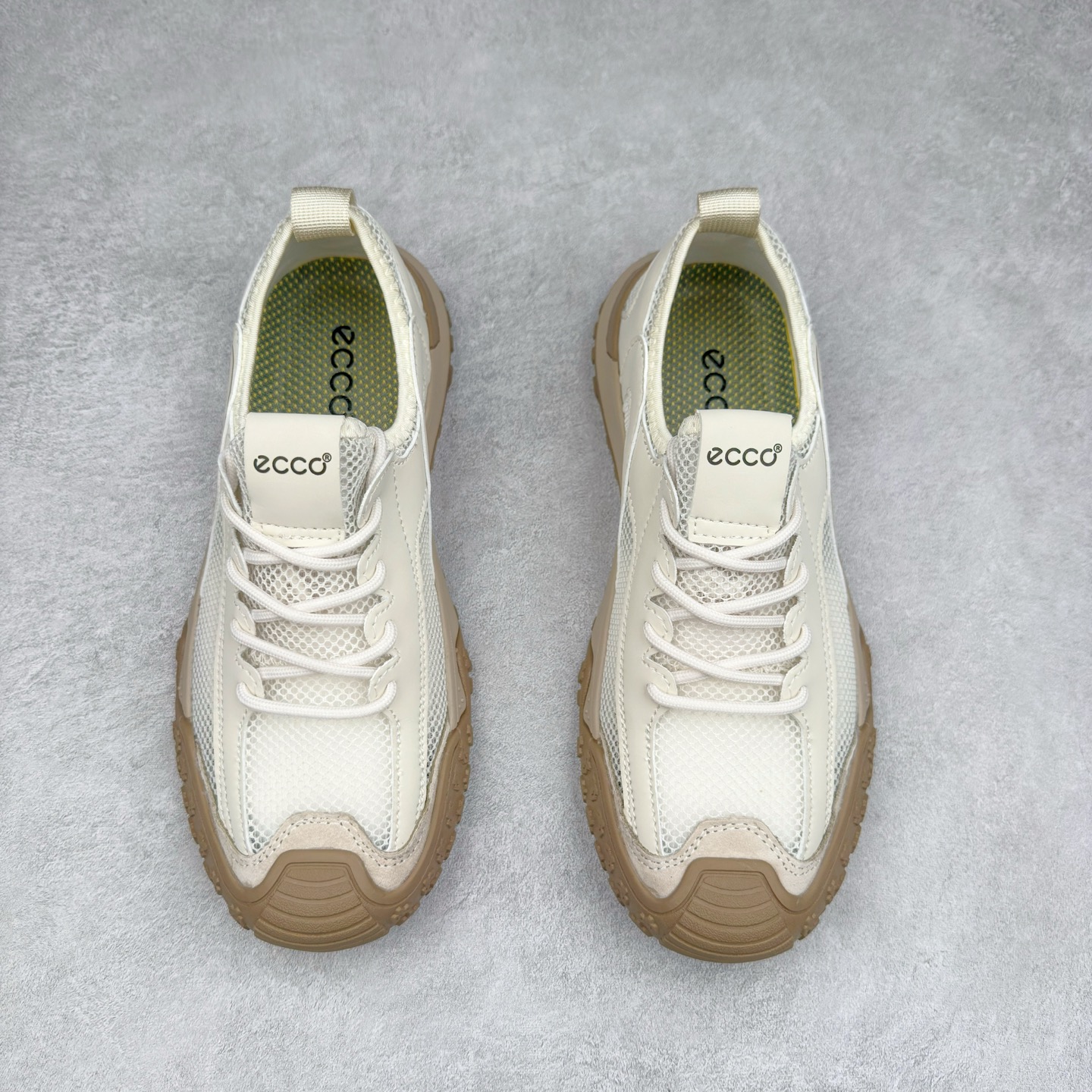 图片[2]-Ecco/爱步 全速系列低帮系带运动休闲夏季网布鞋 甄选牛皮鞋面 细腻亲肤清爽 多种拼接设计 时尚有型 潮流穿搭 粘条设计 操作简单，舒适合脚穿脱方便 舒适内里材质，细腻贴脚 亲肤舒适不伤脚 搭配柔软鞋垫 有效缓压 橡胶大底，简约不简单 在不同环境下，都能提供优秀的抓地力和耐损效果 潮弄风尚 不羁腔调 尺码：39 40 41 42 43 44（皮鞋码）-选品中心